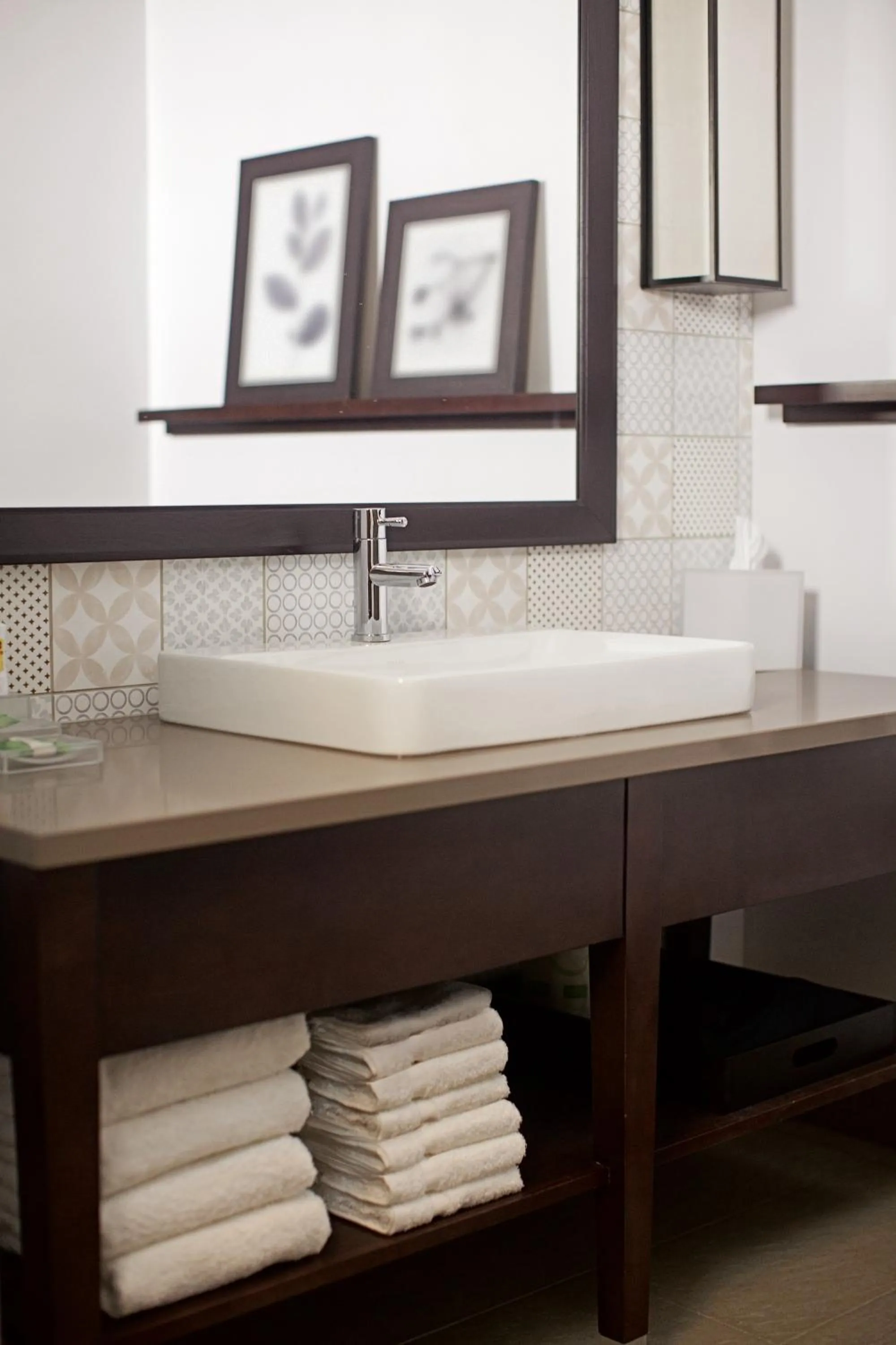 Bathroom in Country Inn & Suites by Radisson, Lawrenceville near Northside