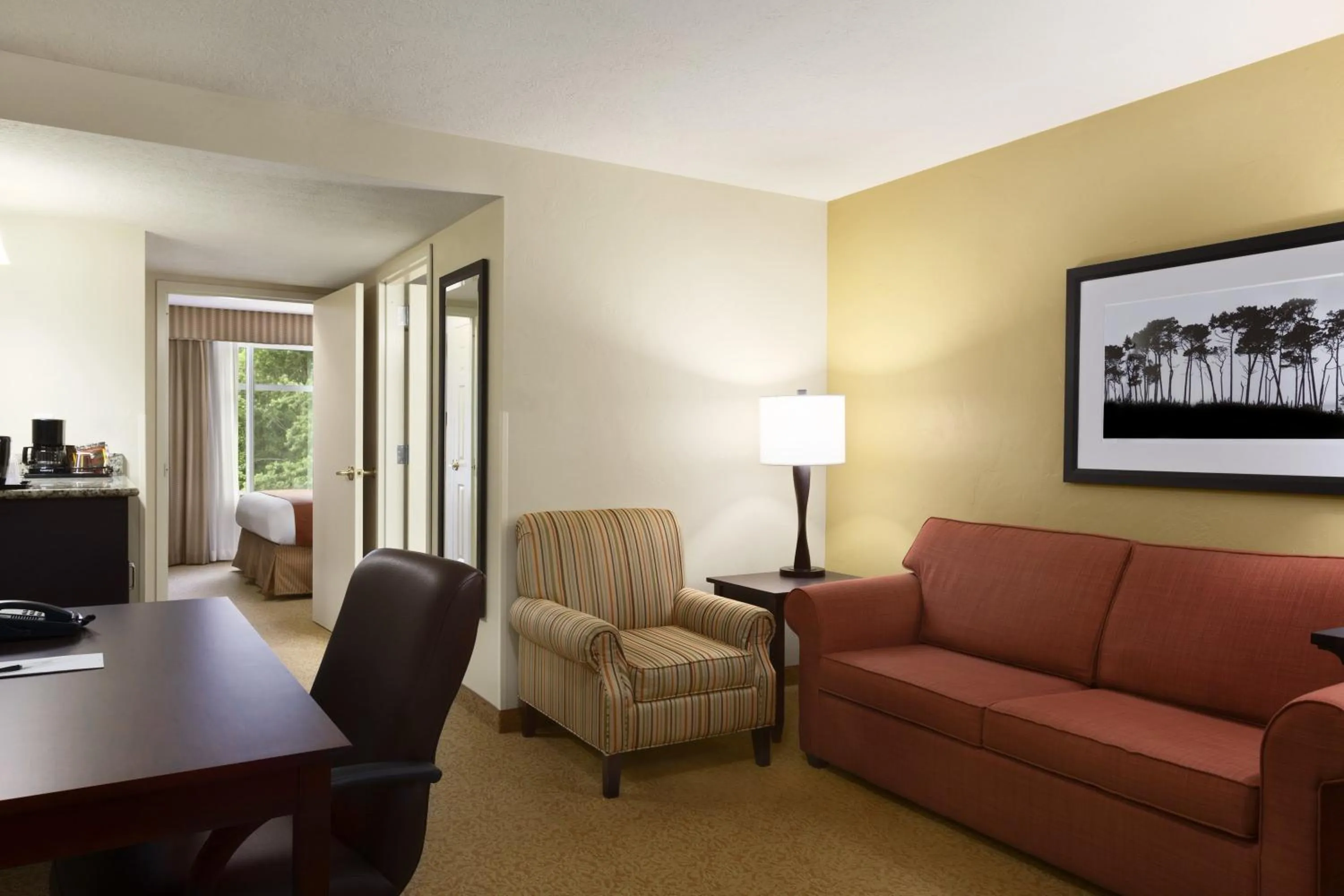 Living room in Country Inn & Suites by Radisson, Lawrenceville near Northside