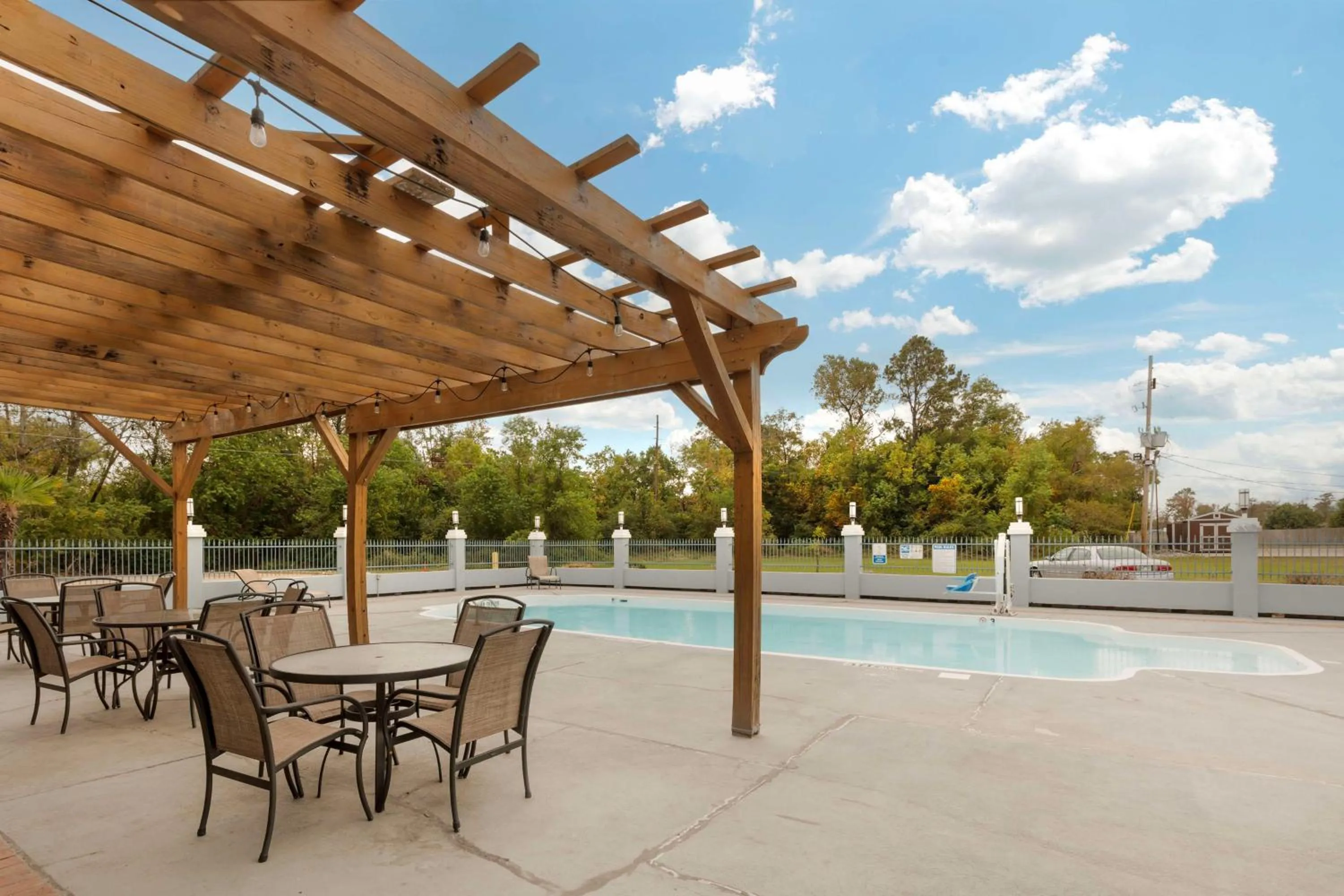 Pool view in Best Western West Monroe Inn
