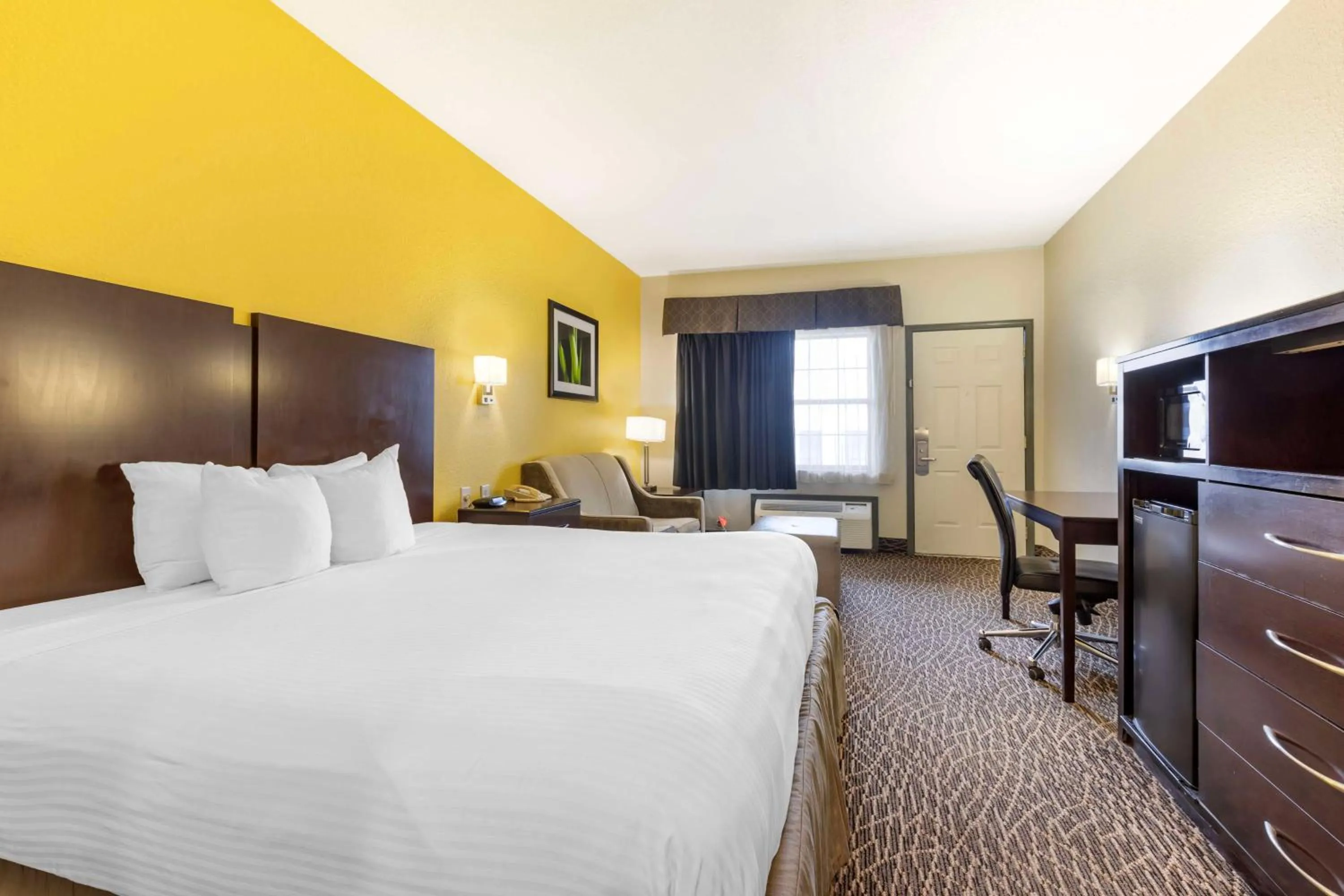 Bedroom, Bed in Best Western West Monroe Inn