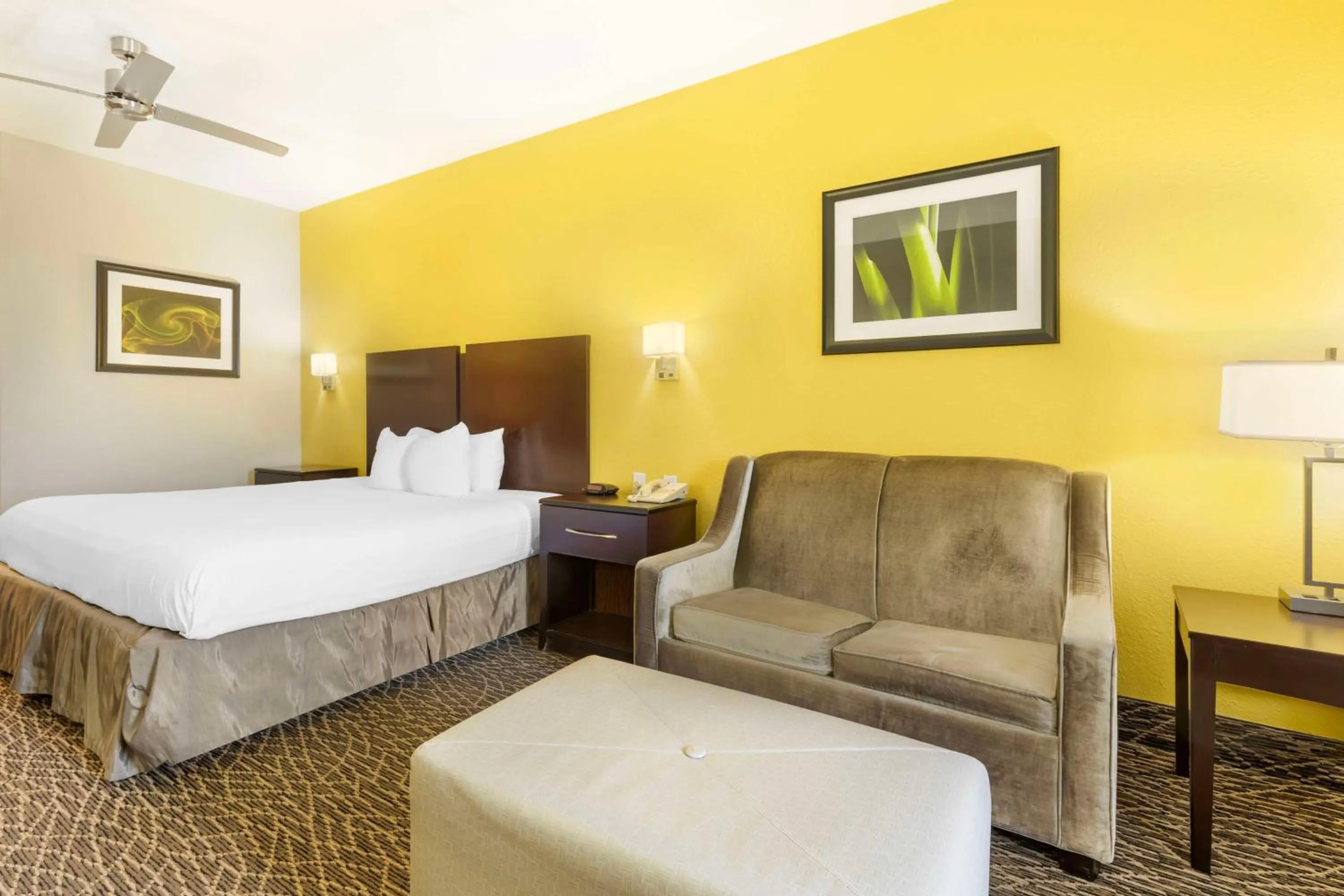 Bedroom, Bed in Best Western West Monroe Inn