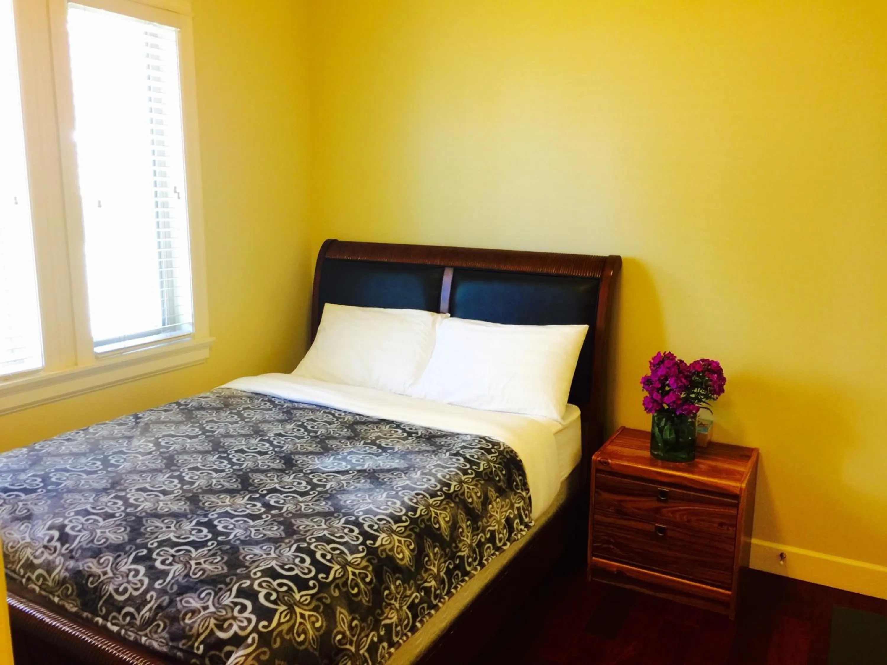 Day, Bed in Imperial House