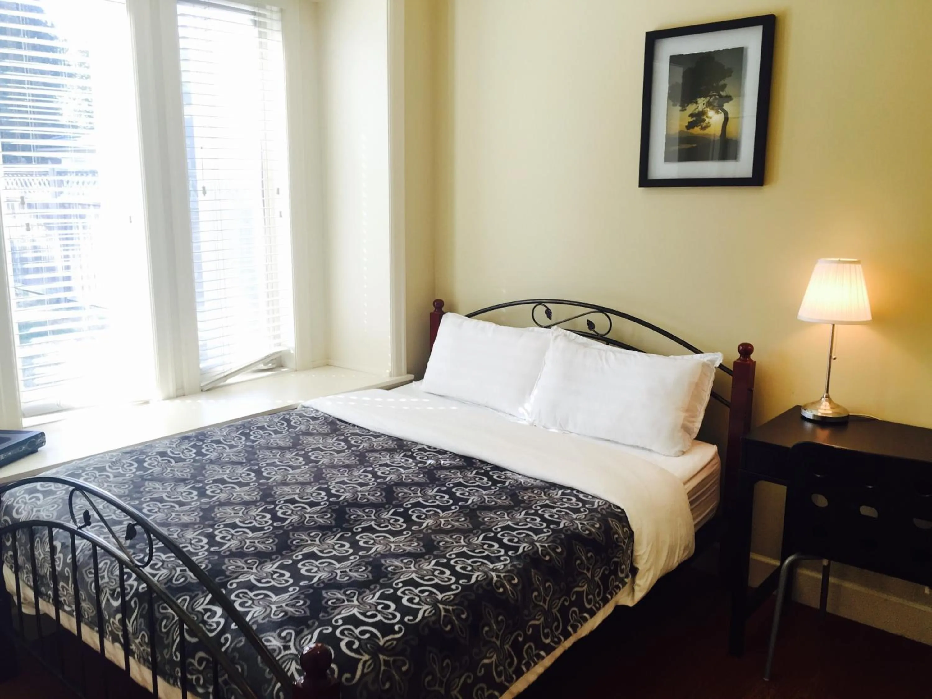 Day, Bed in Imperial House