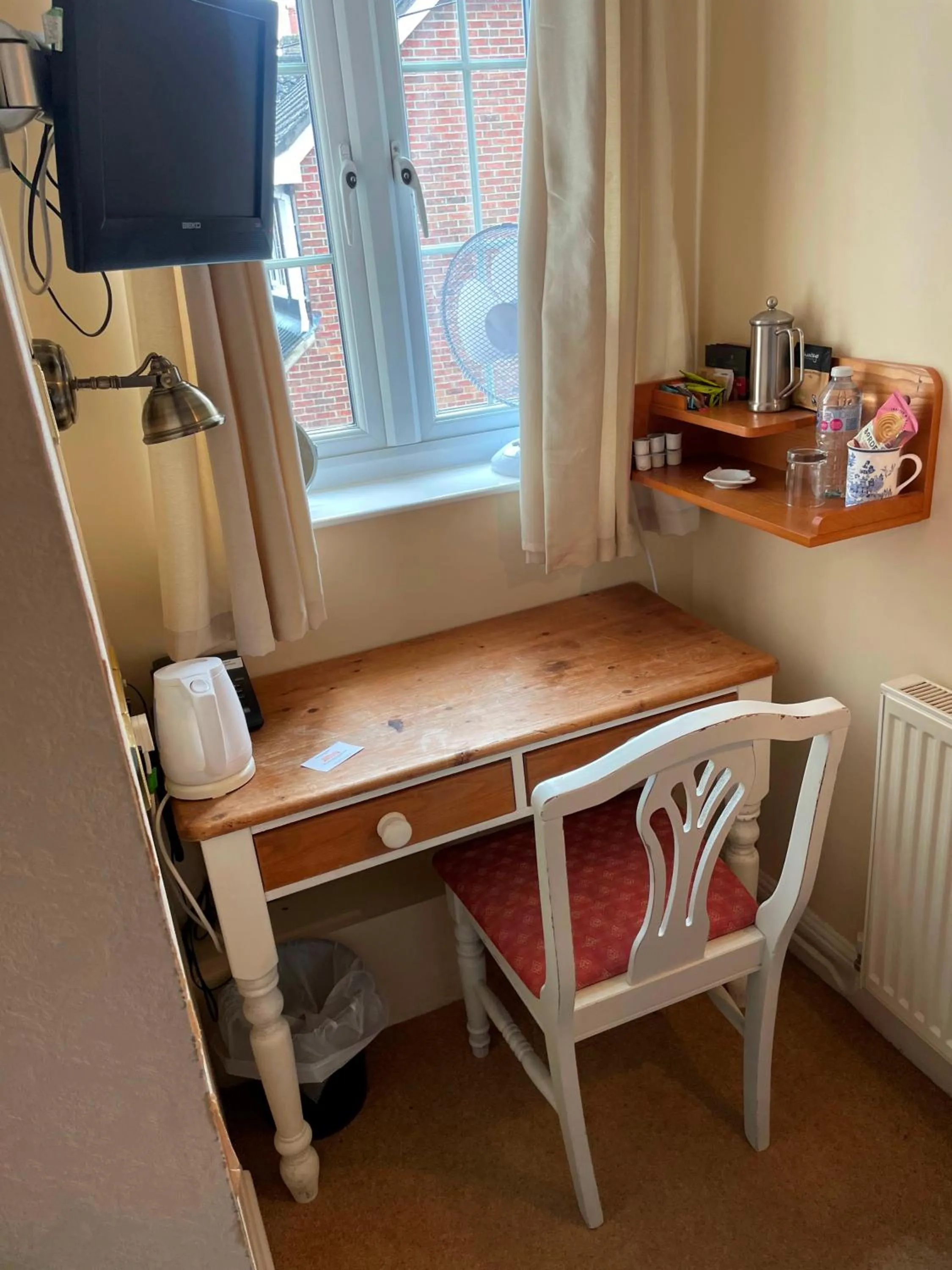 Photo of the whole room in Sherbourne House