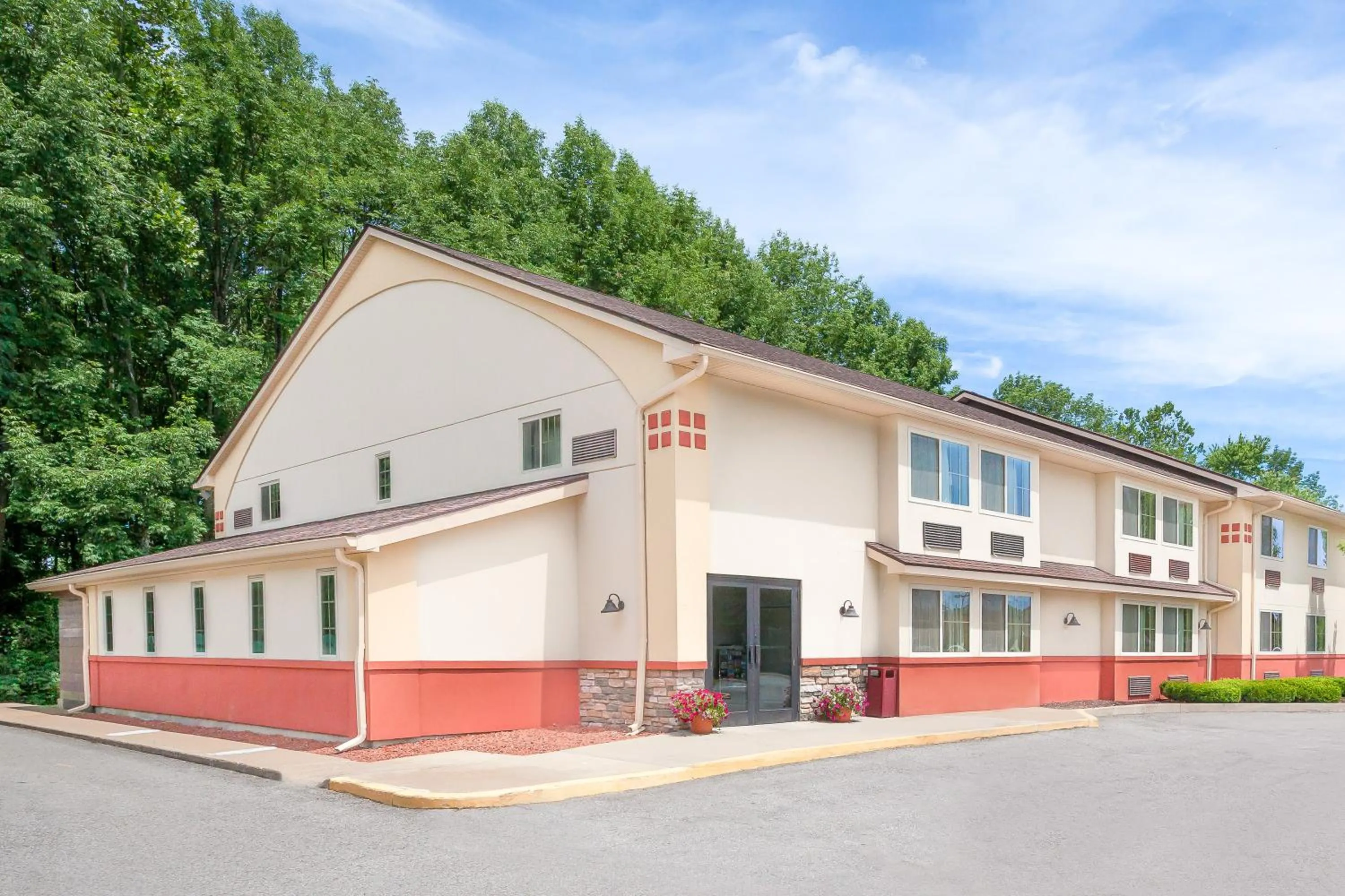 Property building in Super 8 by Wyndham Oneonta/Cooperstown