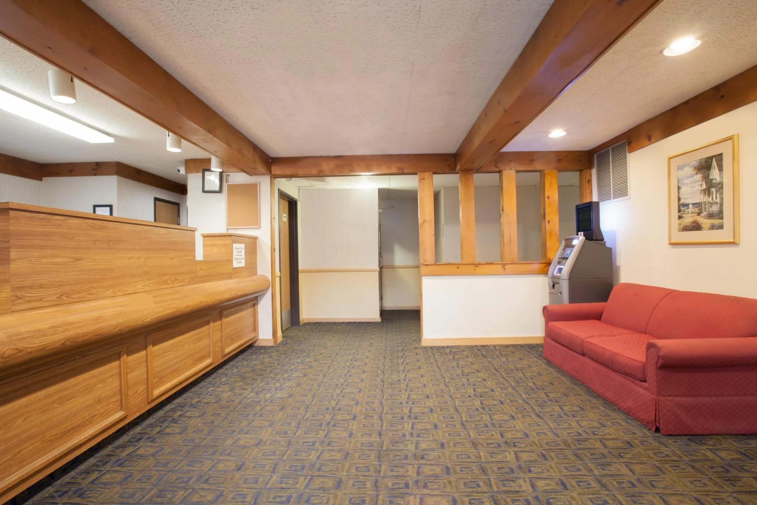 Lobby or reception in Super 8 by Wyndham Oneonta/Cooperstown