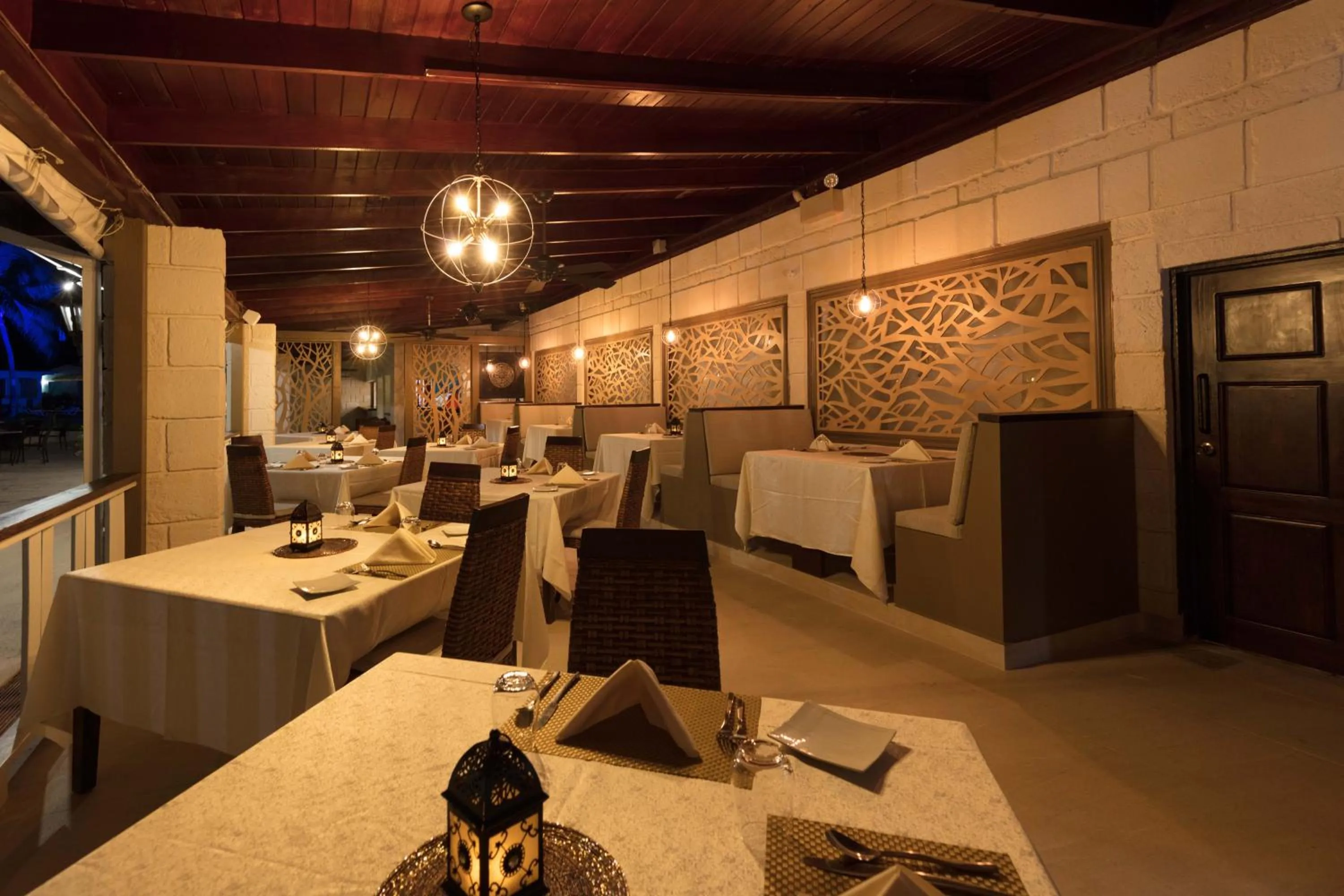 Restaurant/places to eat in All Seasons Resort