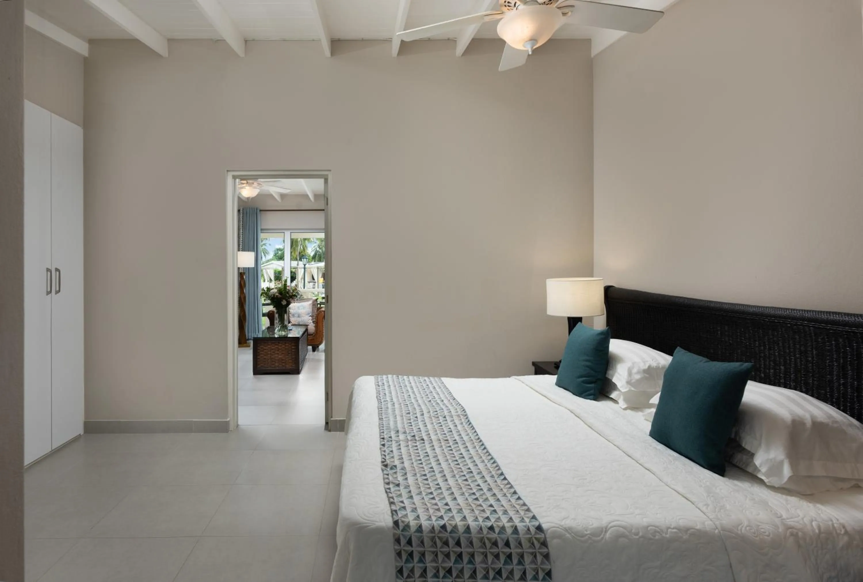 Bedroom, Bed in All Seasons Resort