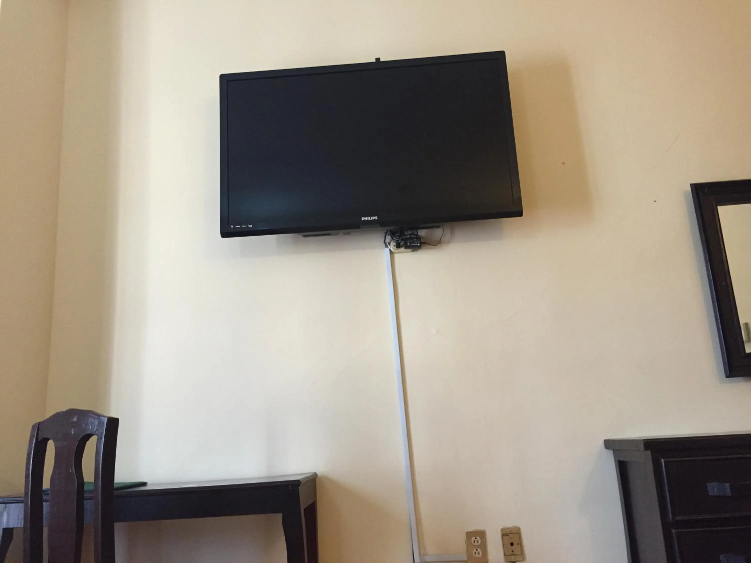 TV and multimedia in Meson de la Merced