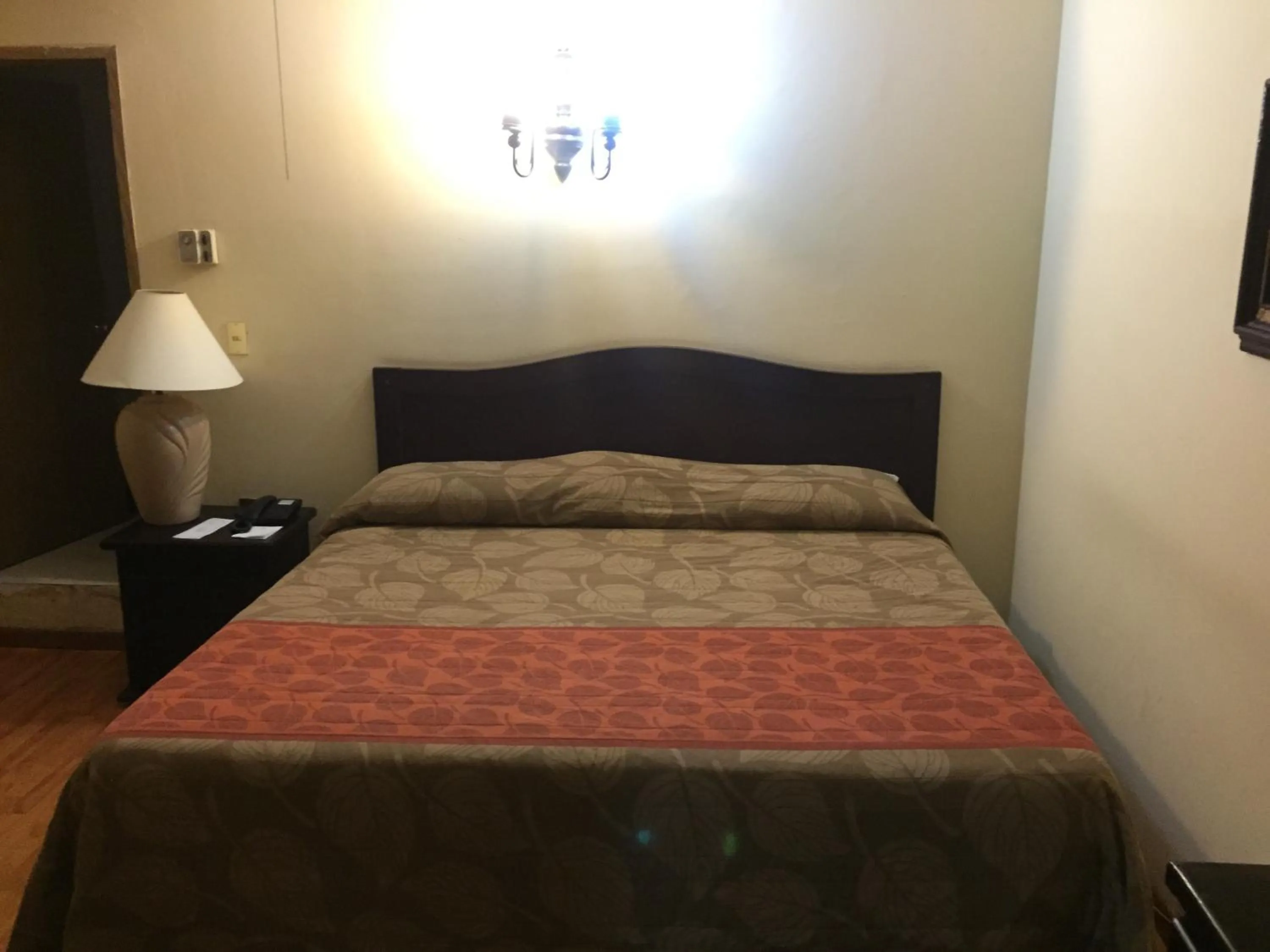 Photo of the whole room, Bed in Meson de la Merced