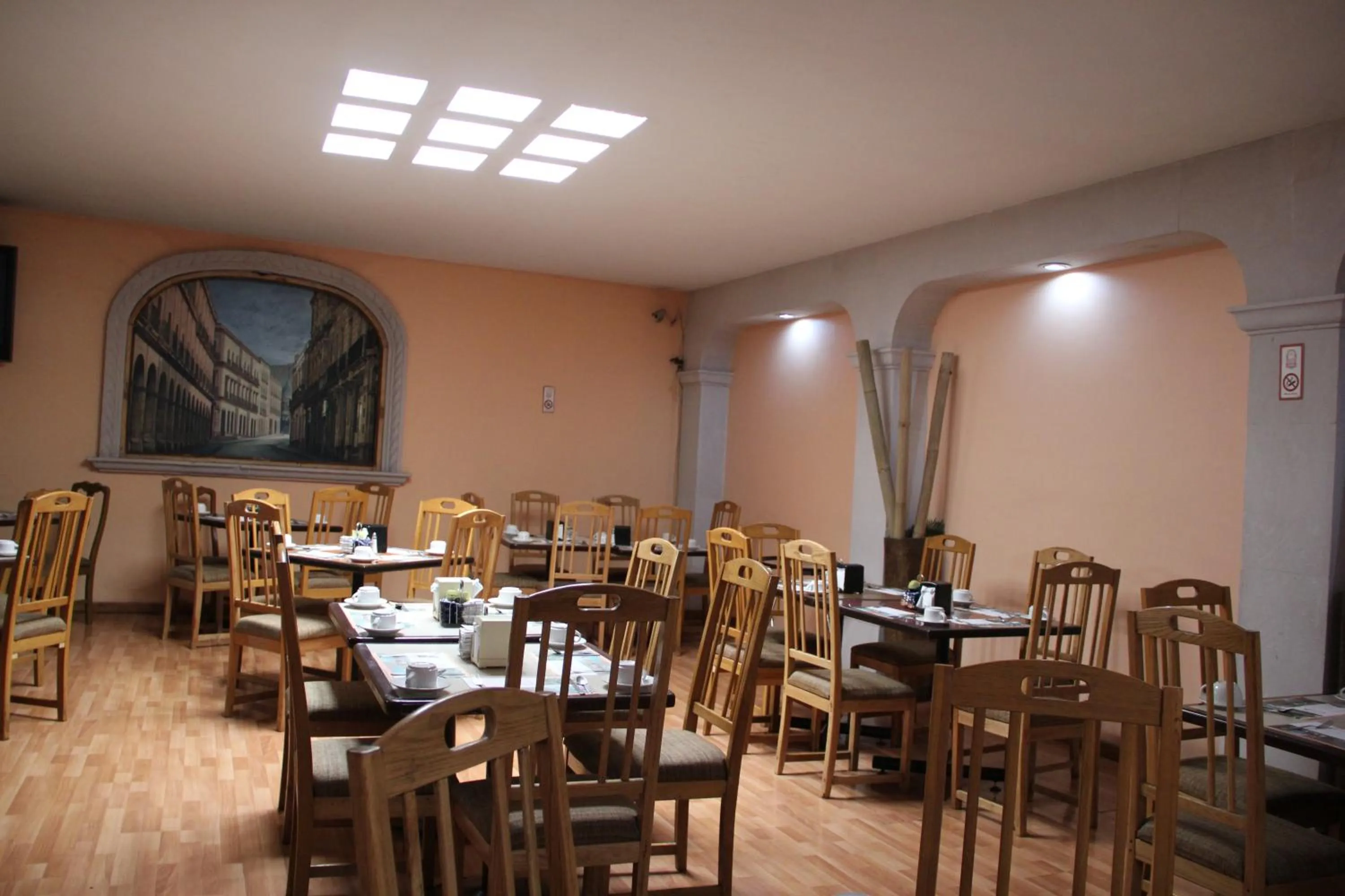 Restaurant/places to eat in Meson de la Merced
