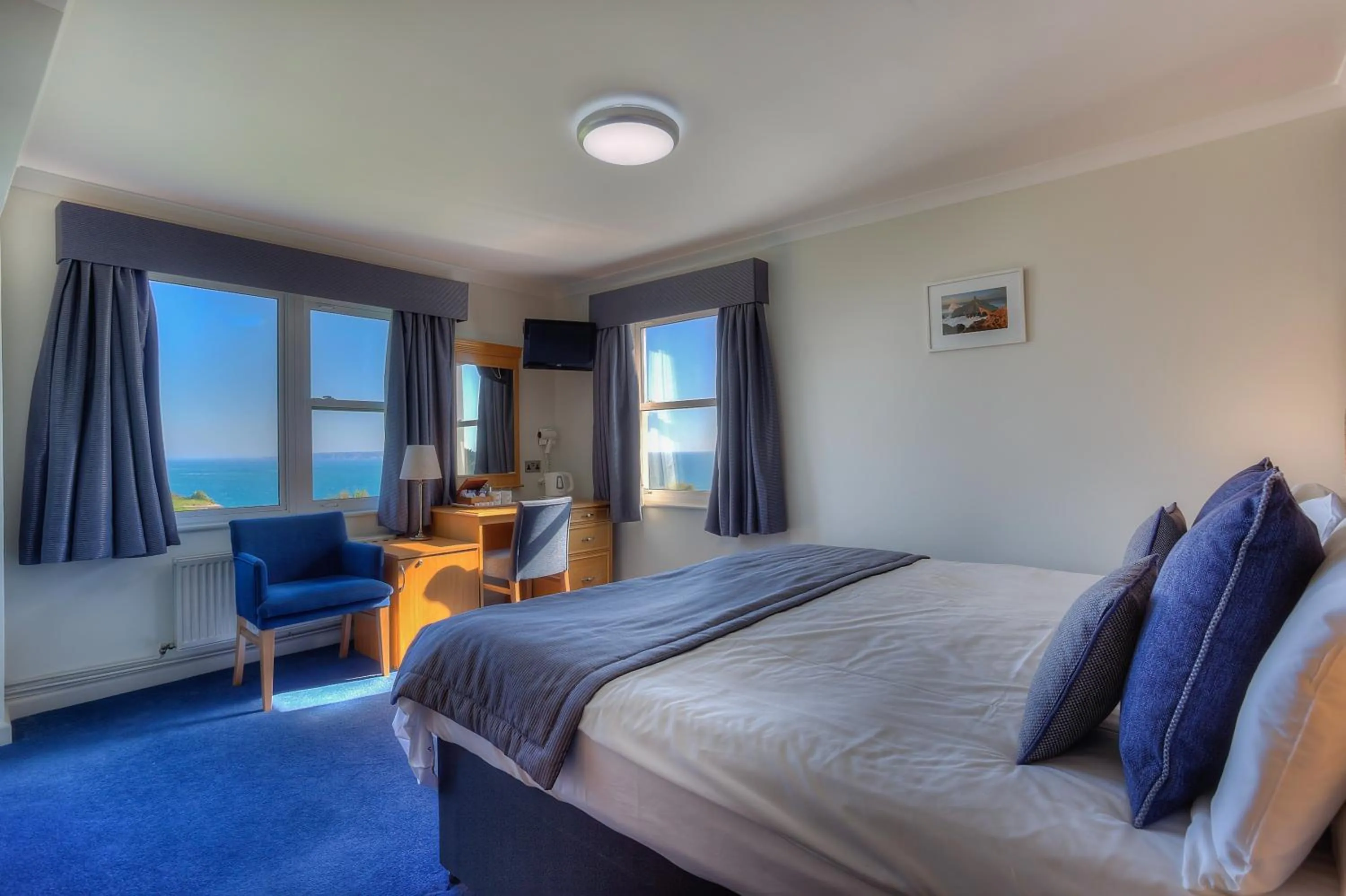 Photo of the whole room, Bed in Hotel Jerbourg