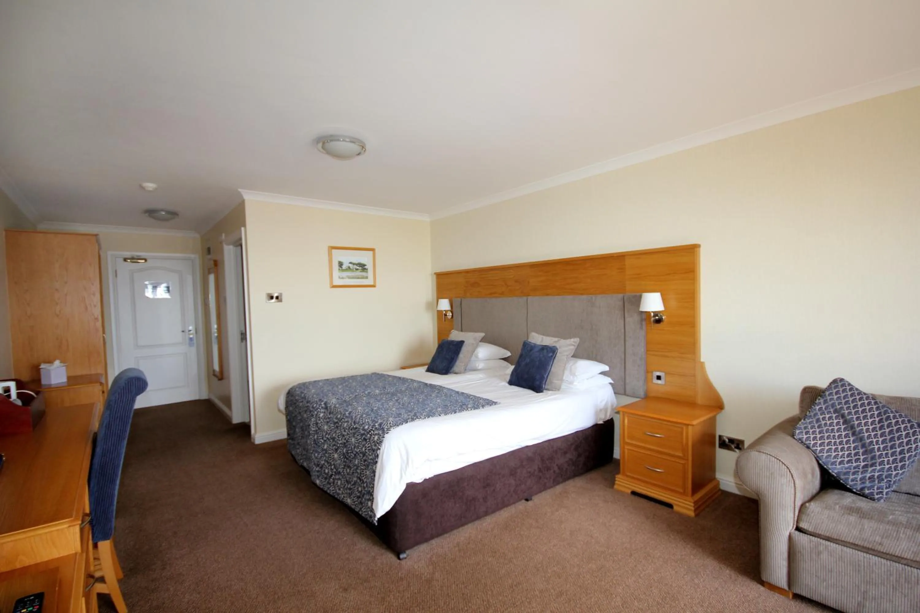 Photo of the whole room, Bed in Hotel Jerbourg