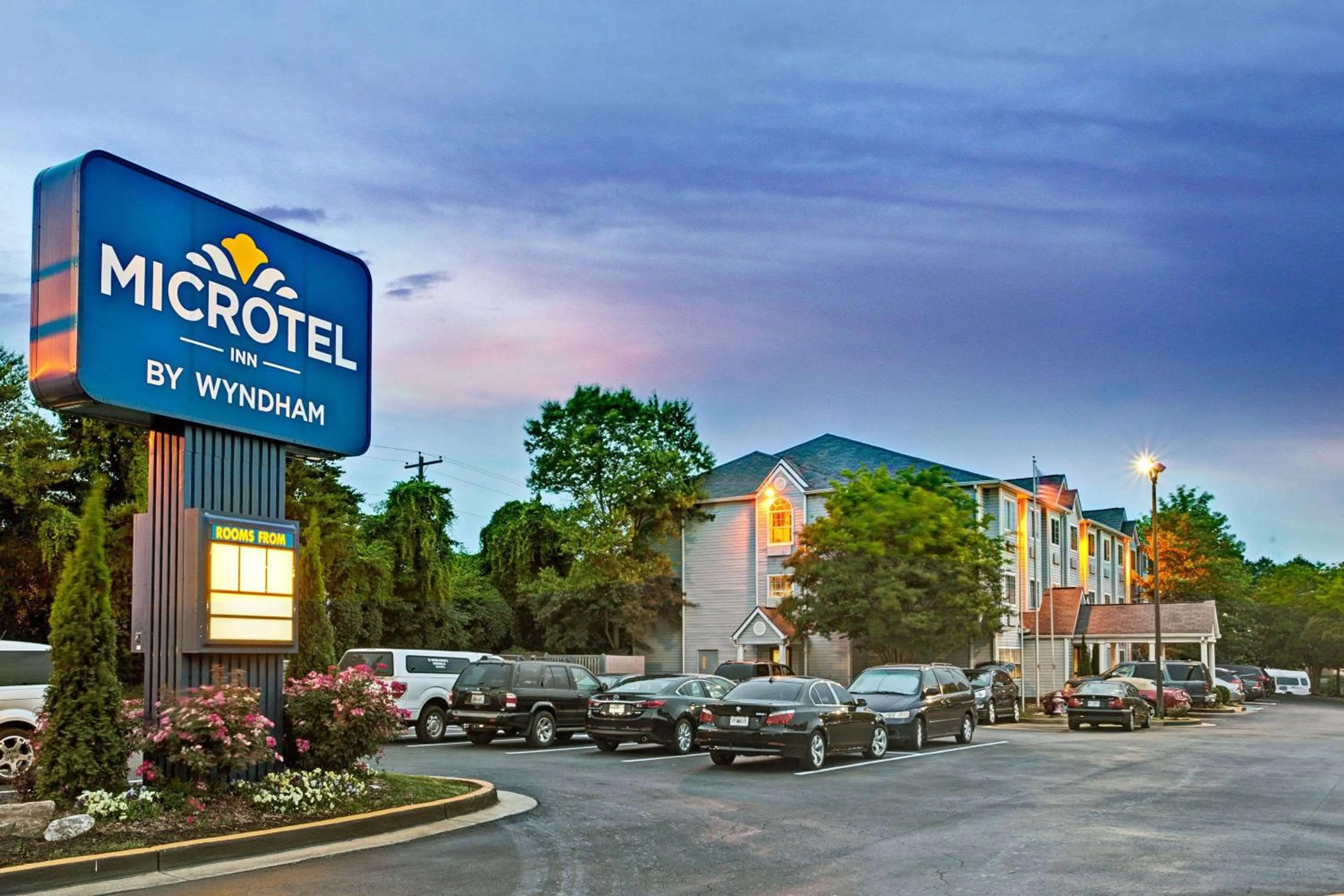 Property building in Microtel Inn by Wyndham Atlanta Airport