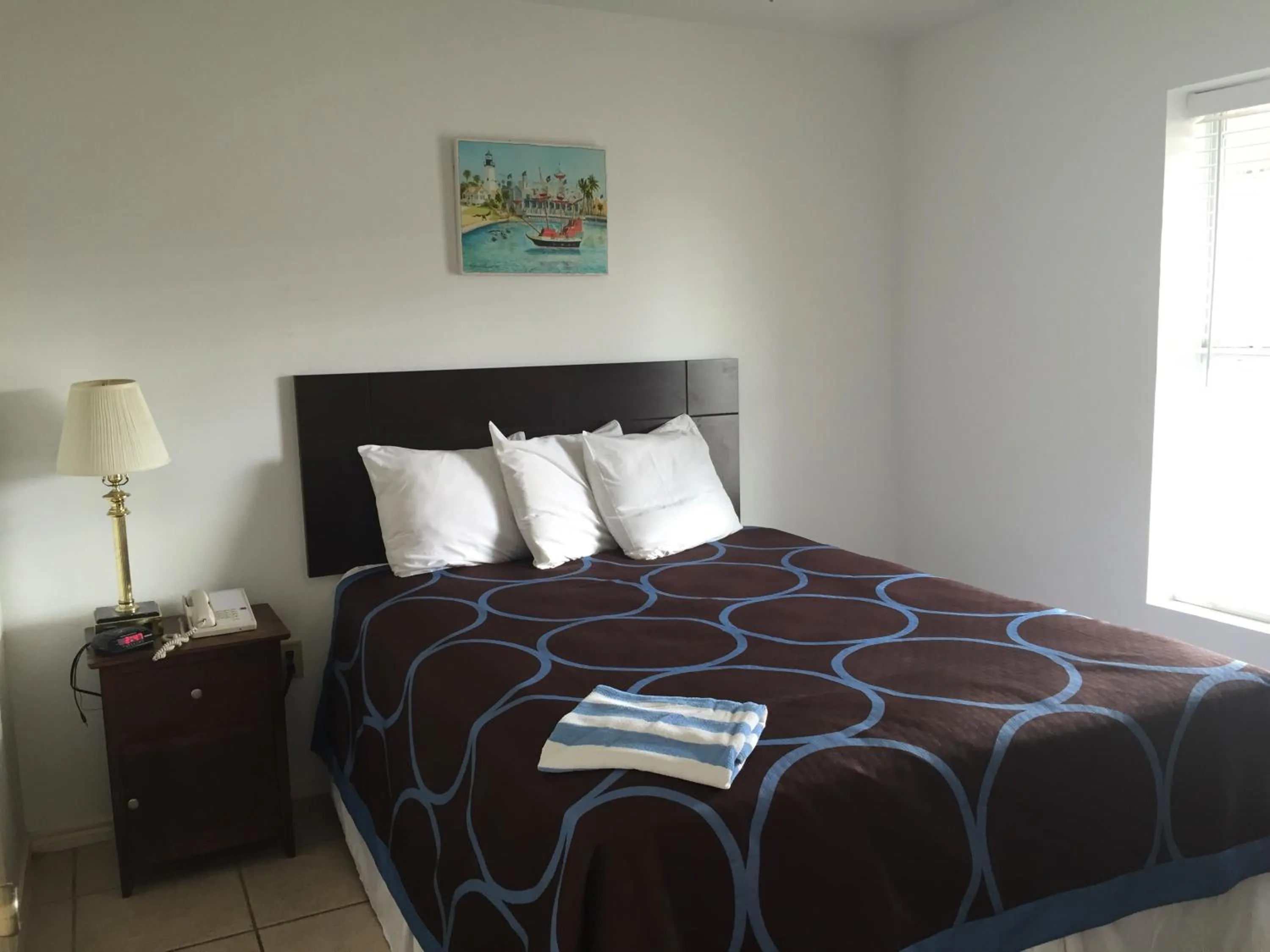 Bed in Port Isla Inn