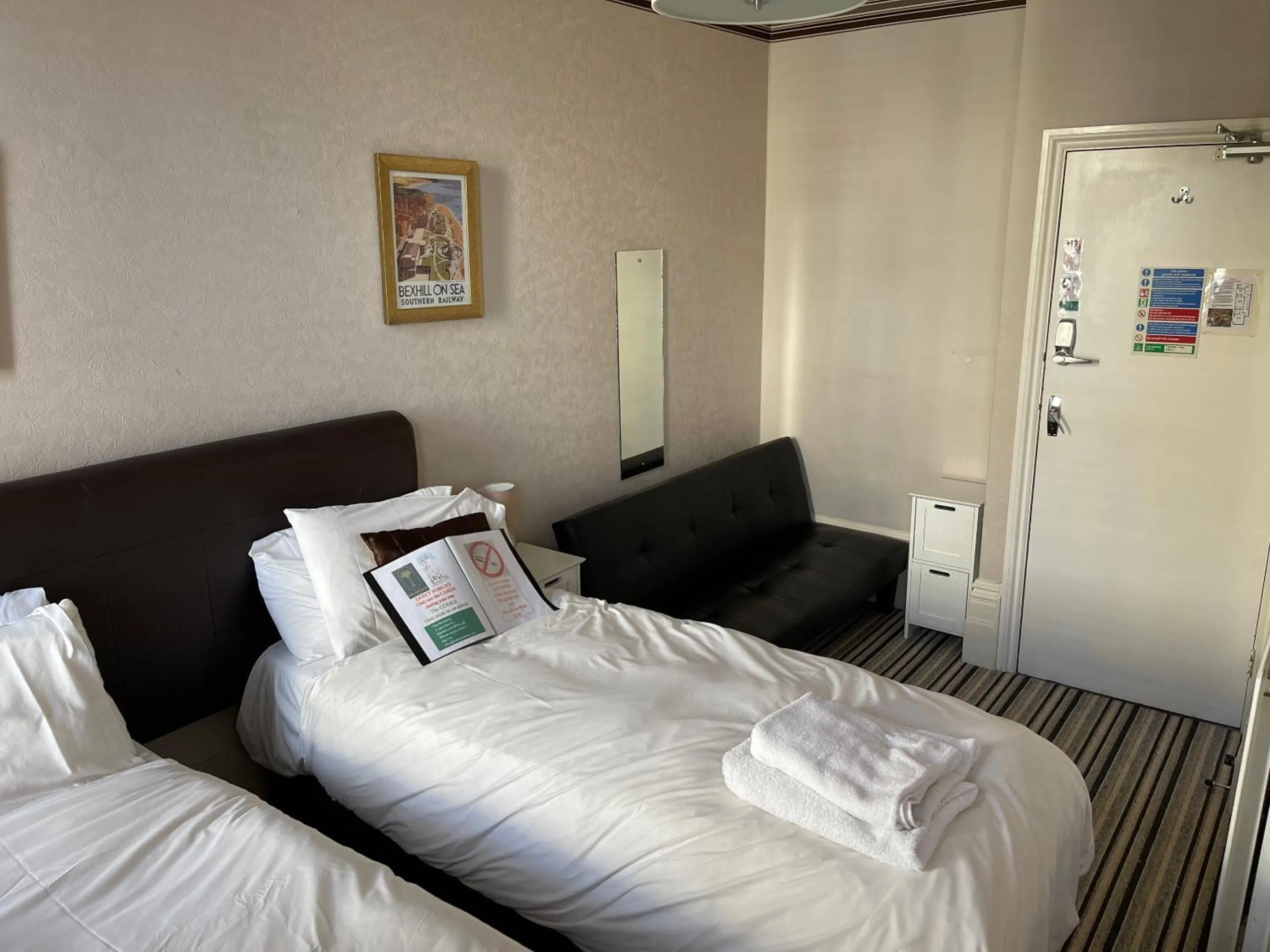 Bedroom, Bed in The Mowbray