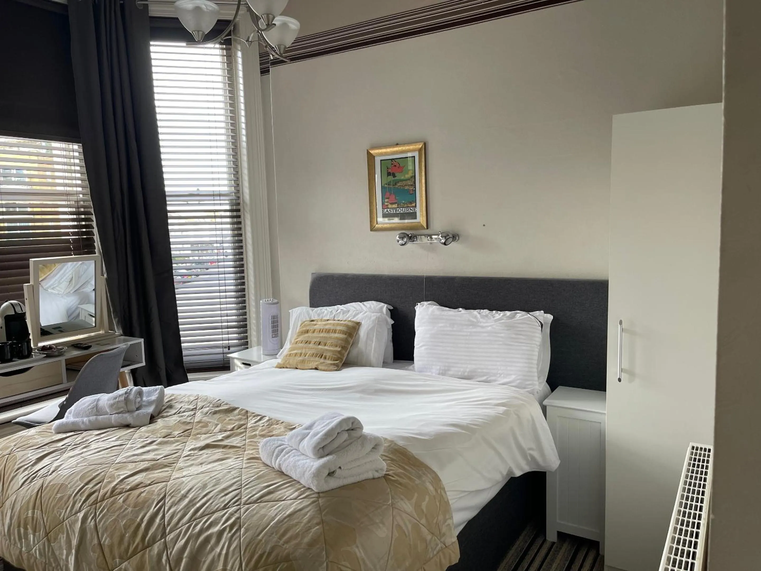 Bedroom, Bed in The Mowbray