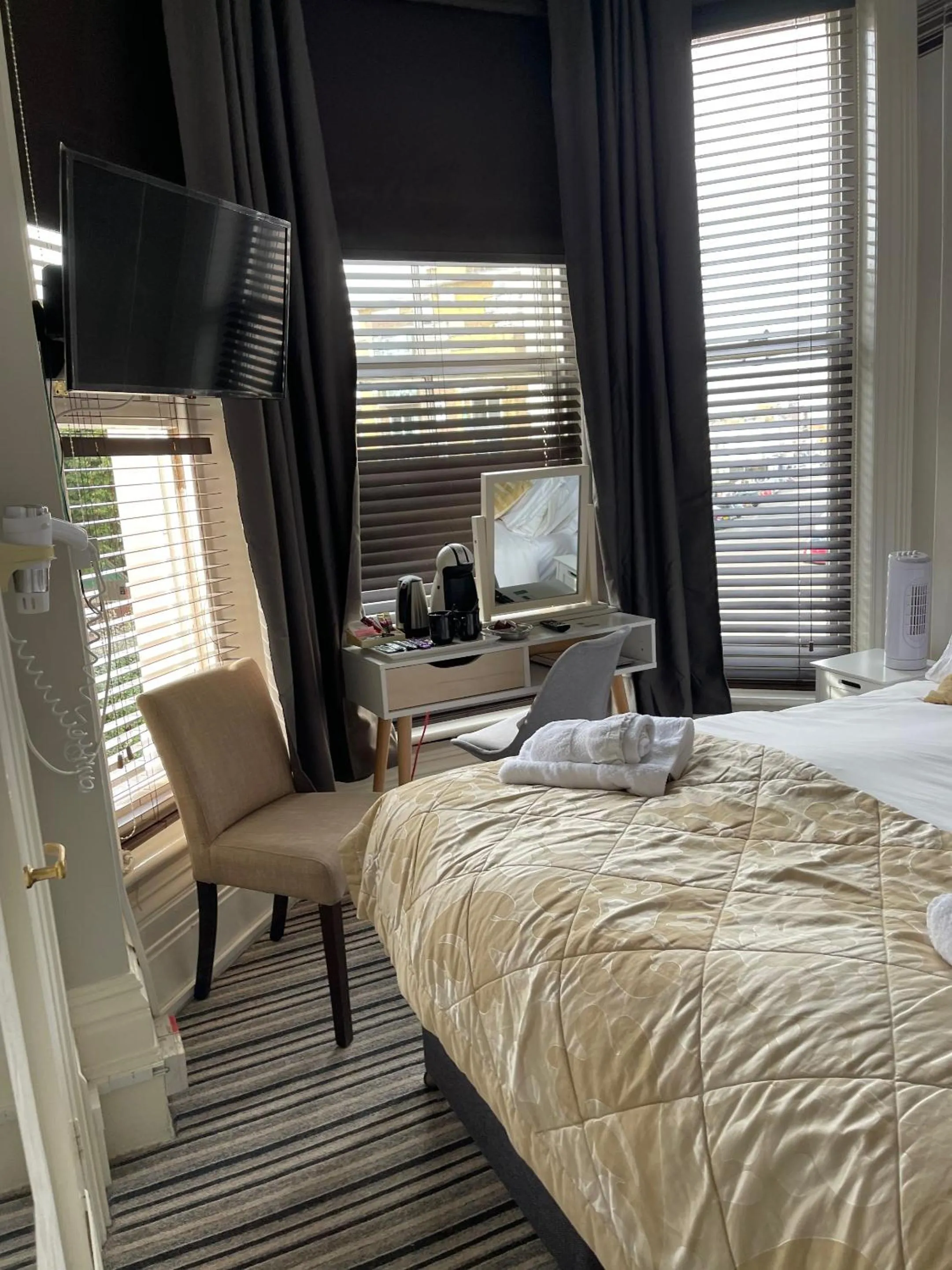 Bedroom, Bed in The Mowbray