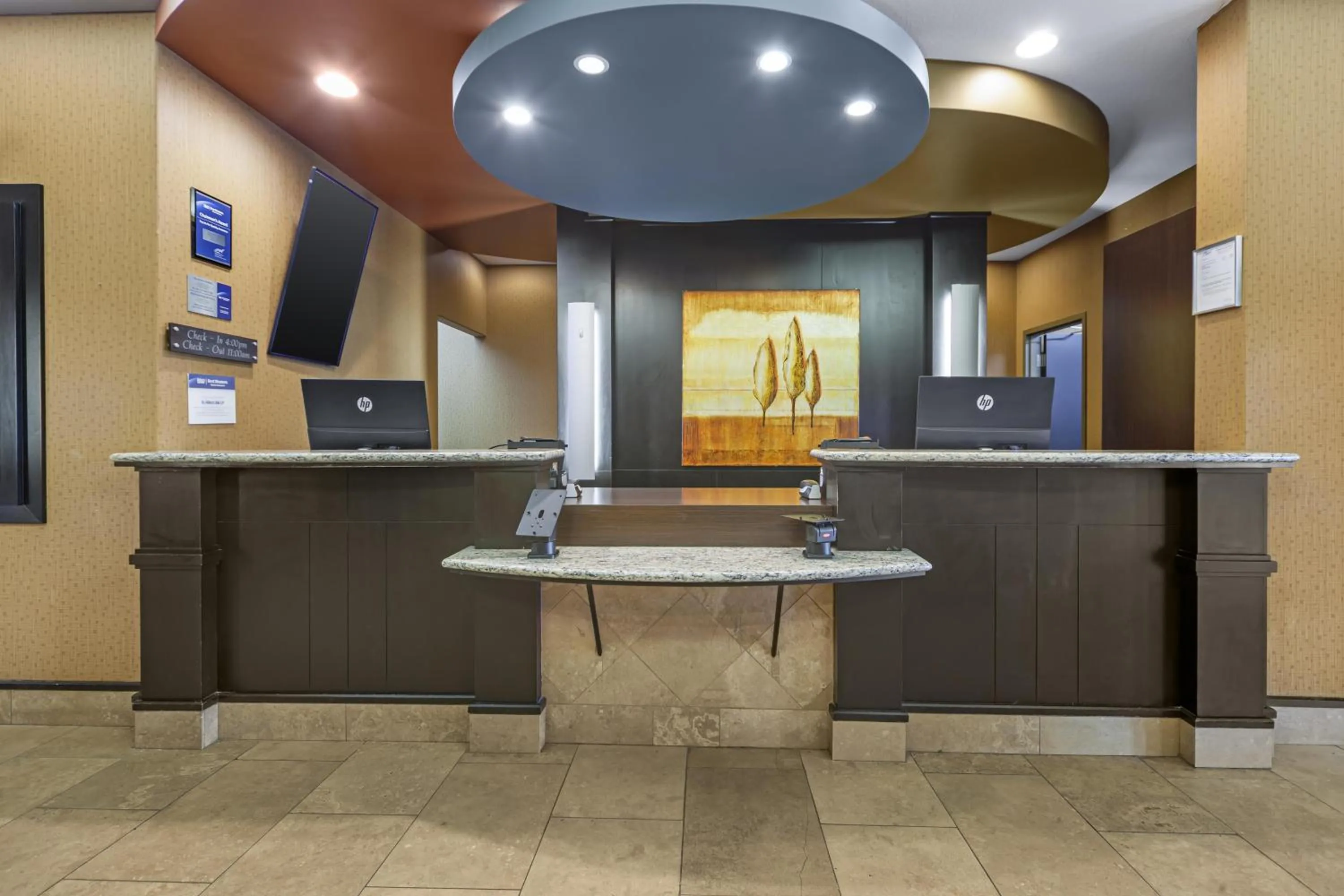 Lobby or reception in Best Western Plus St Albert