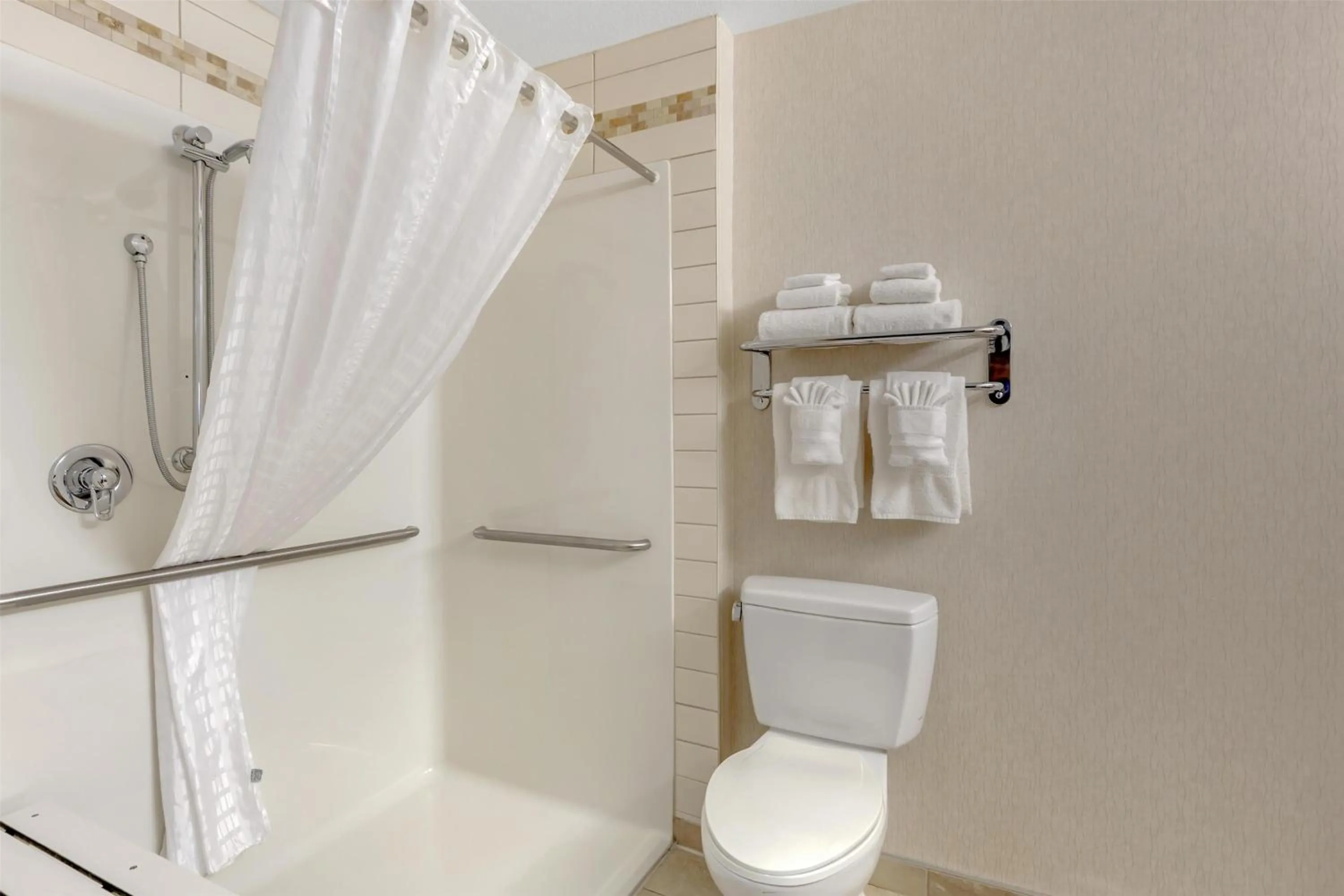 Bathroom in Best Western Wainwright Inn & Suites