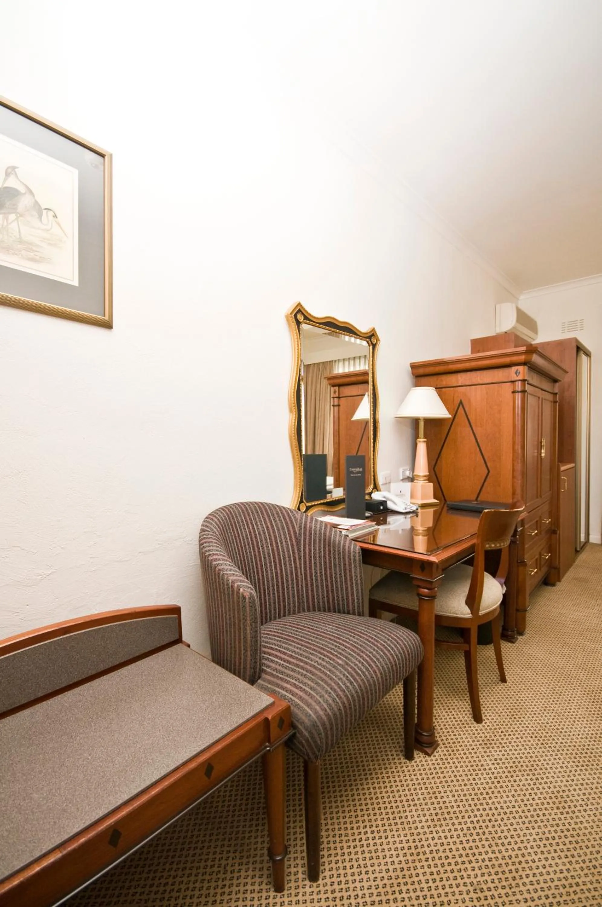 Seating area in Country Plaza Motel