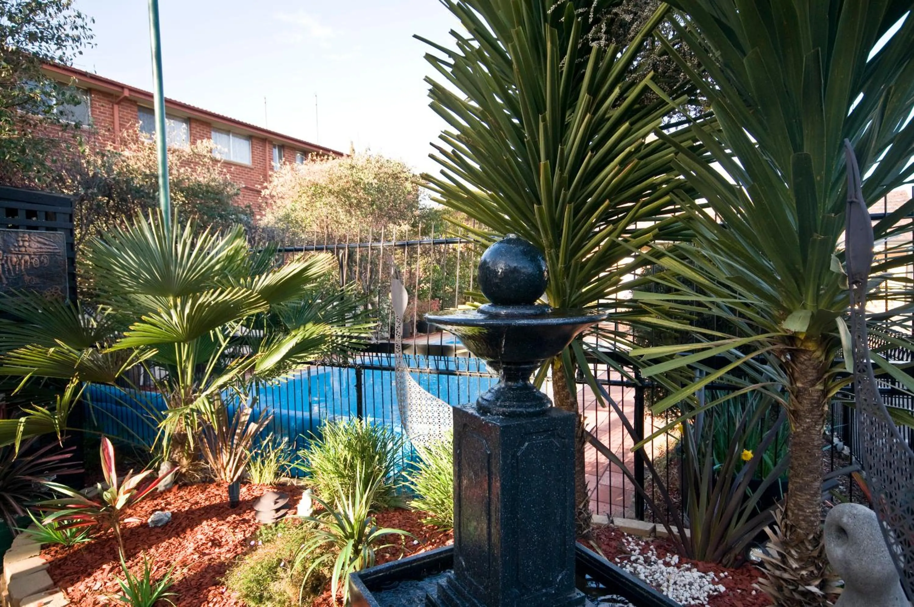 Garden in Country Plaza Motel