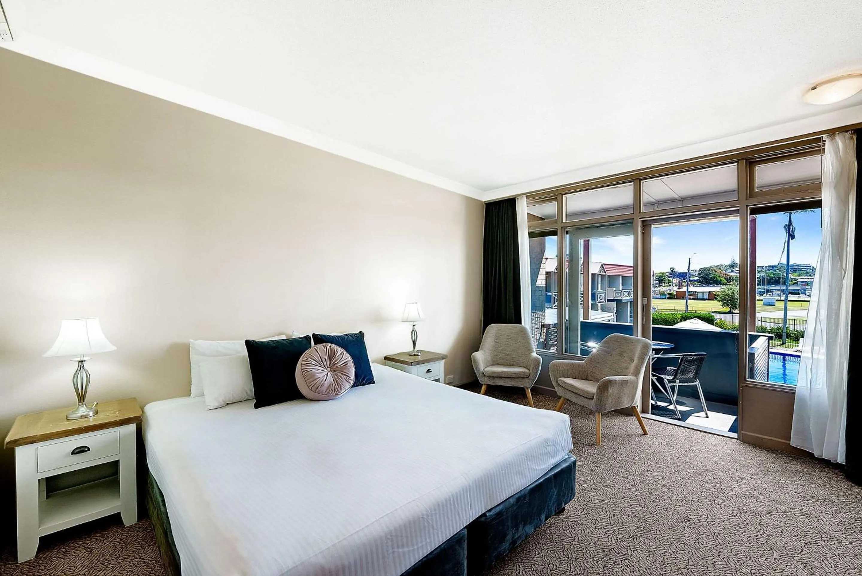 Bedroom, Bed in Comfort Resort Waters Edge