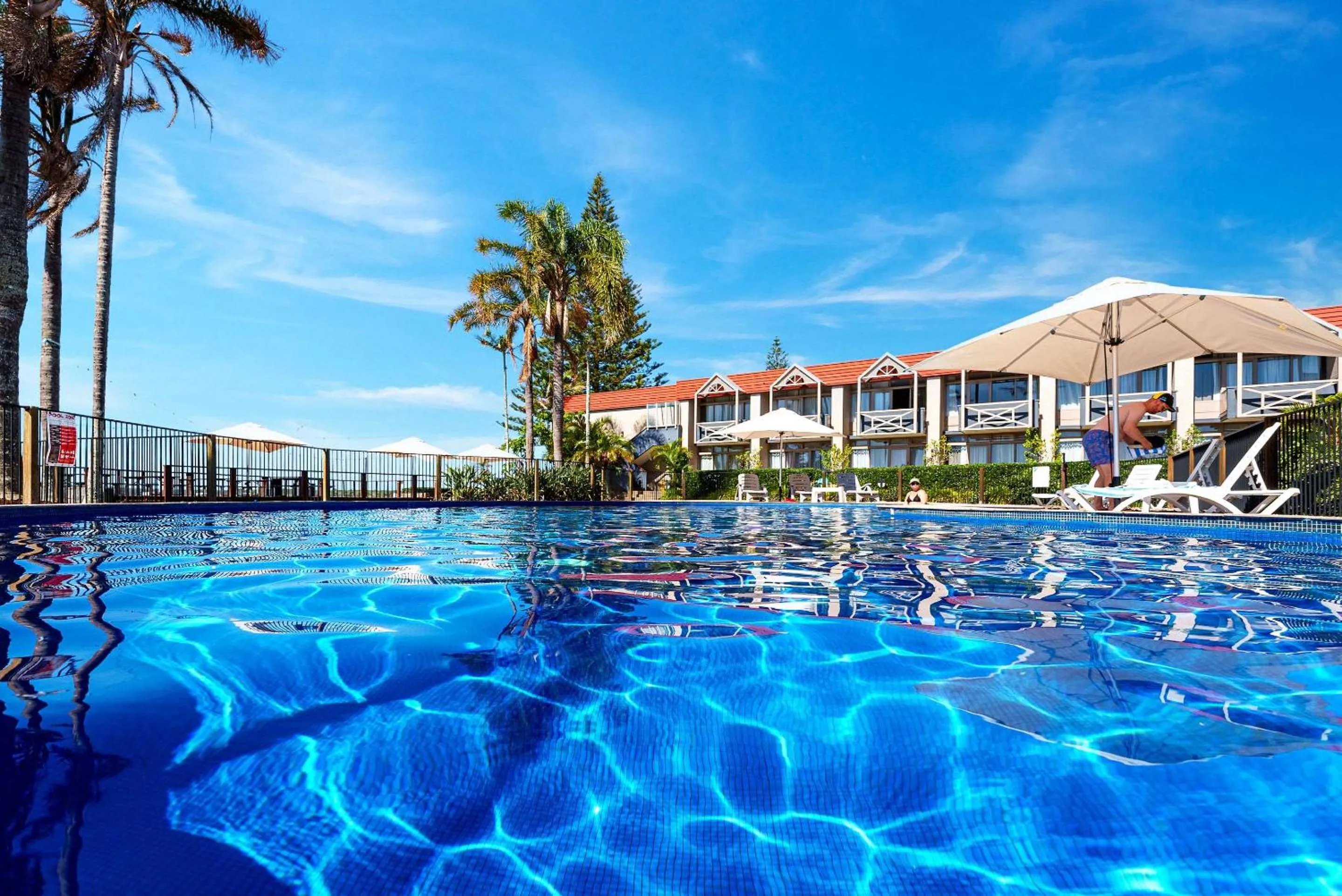 Swimming pool in Comfort Resort Waters Edge