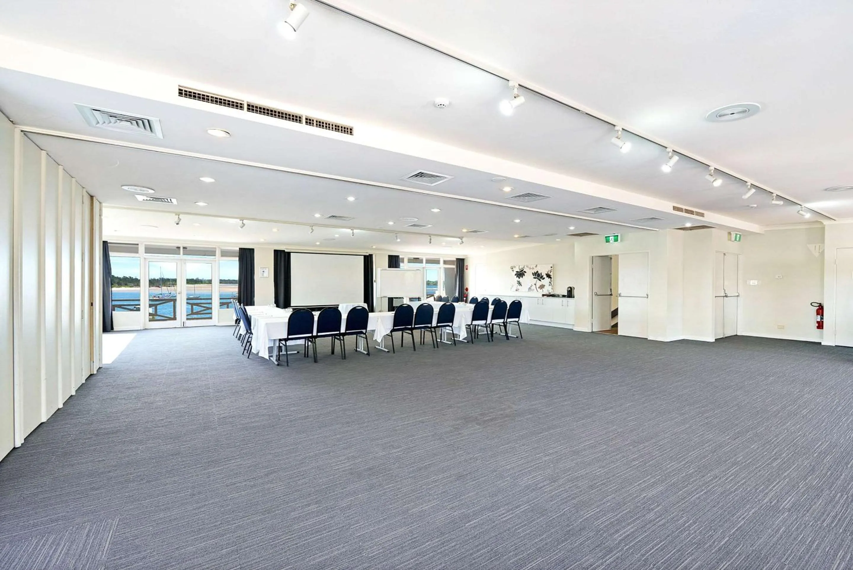 Meeting/conference room in Comfort Resort Waters Edge