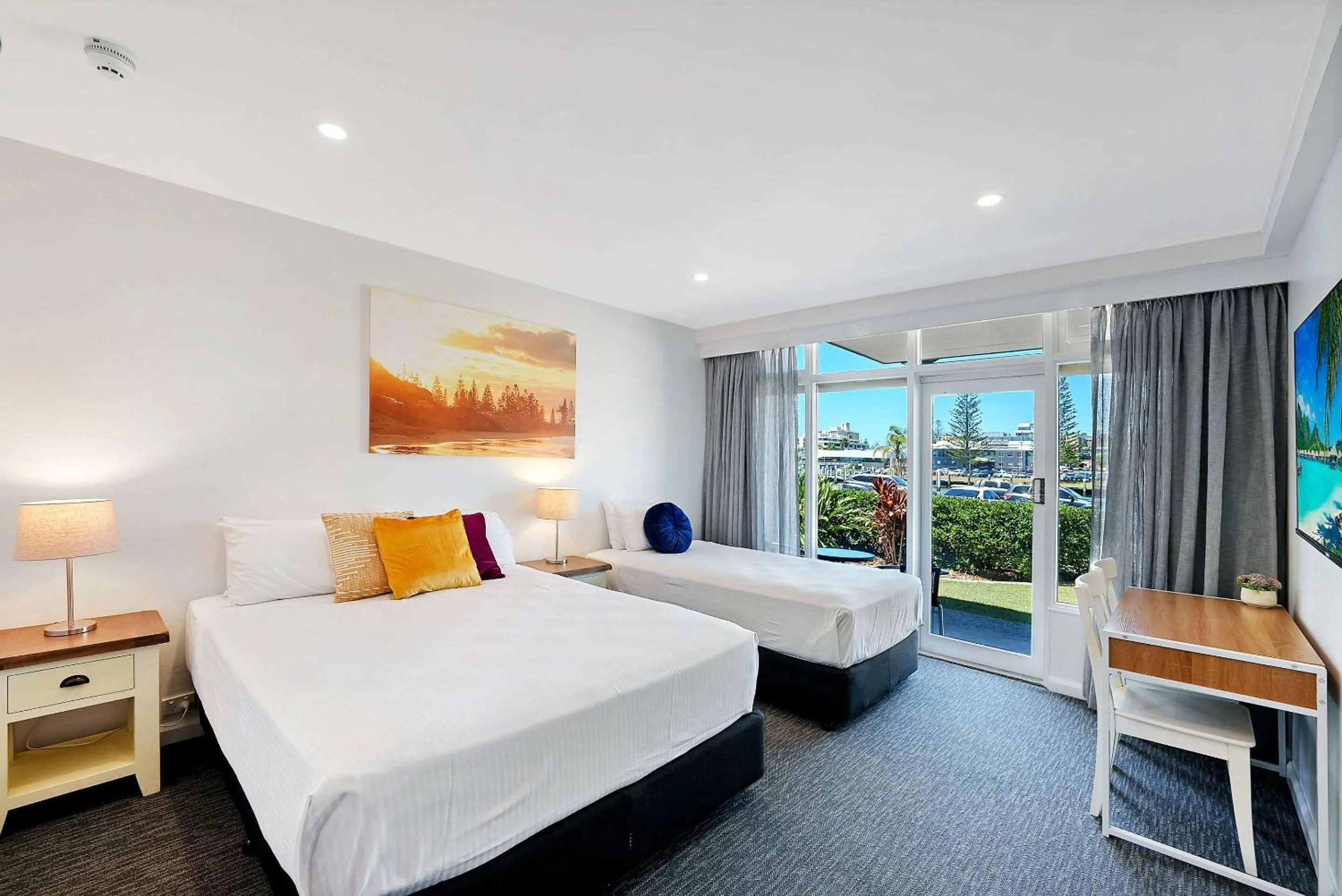 Bedroom, Bed in Comfort Resort Waters Edge