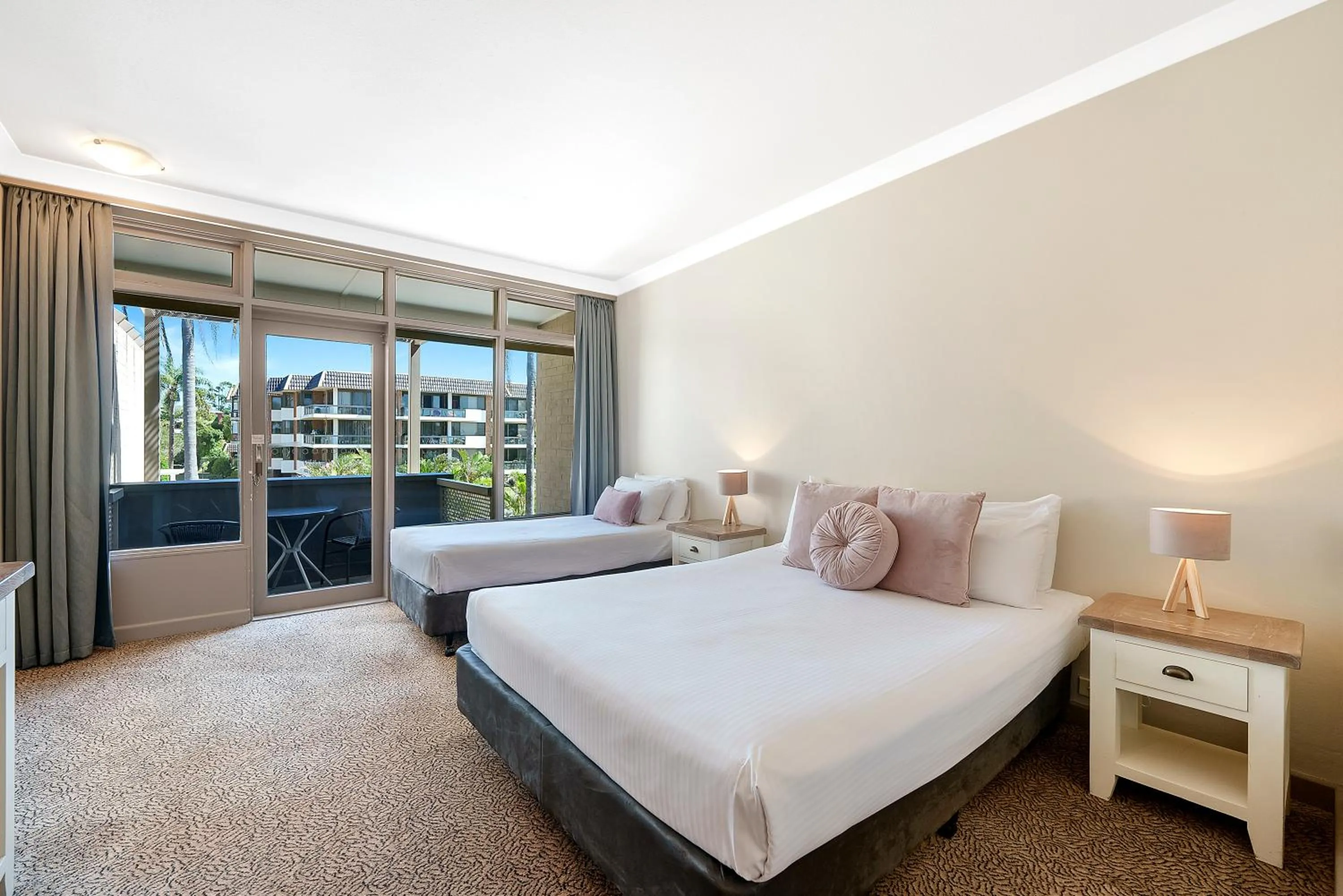 Photo of the whole room, Bed in Comfort Resort Waters Edge