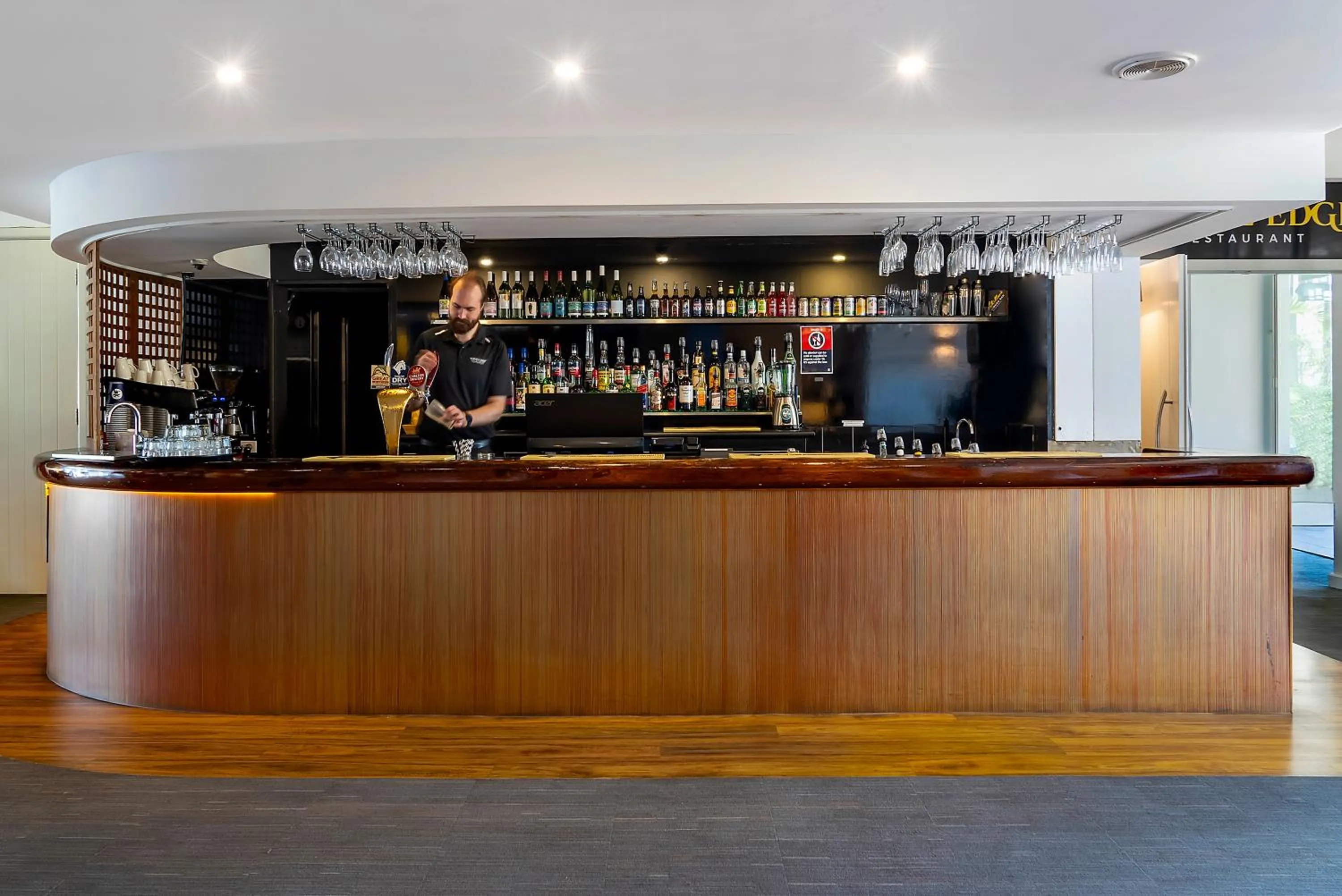 Lounge or bar in Comfort Resort Waters Edge