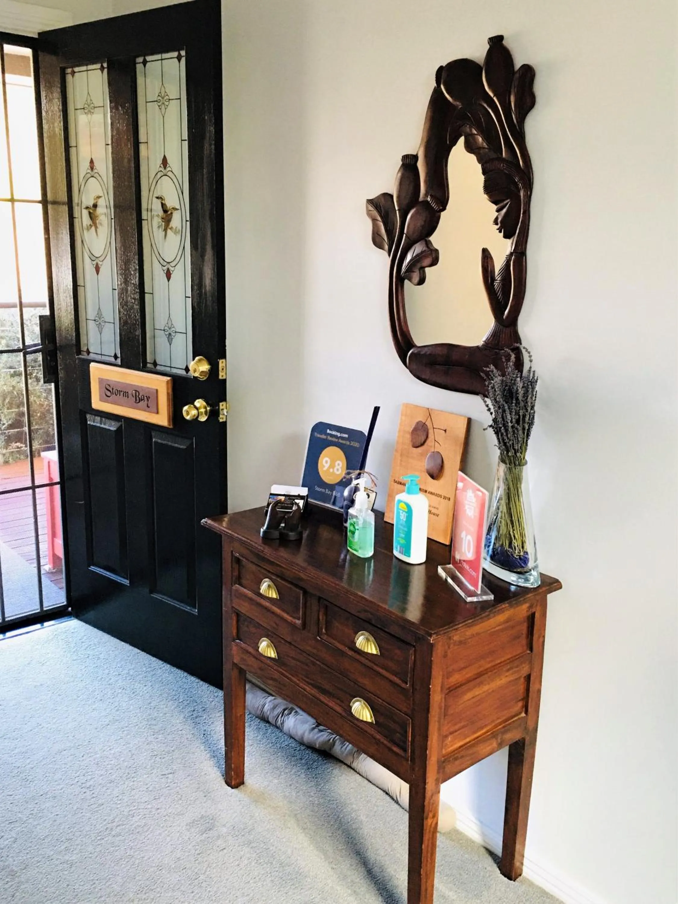 Facade/entrance in Storm Bay B&B