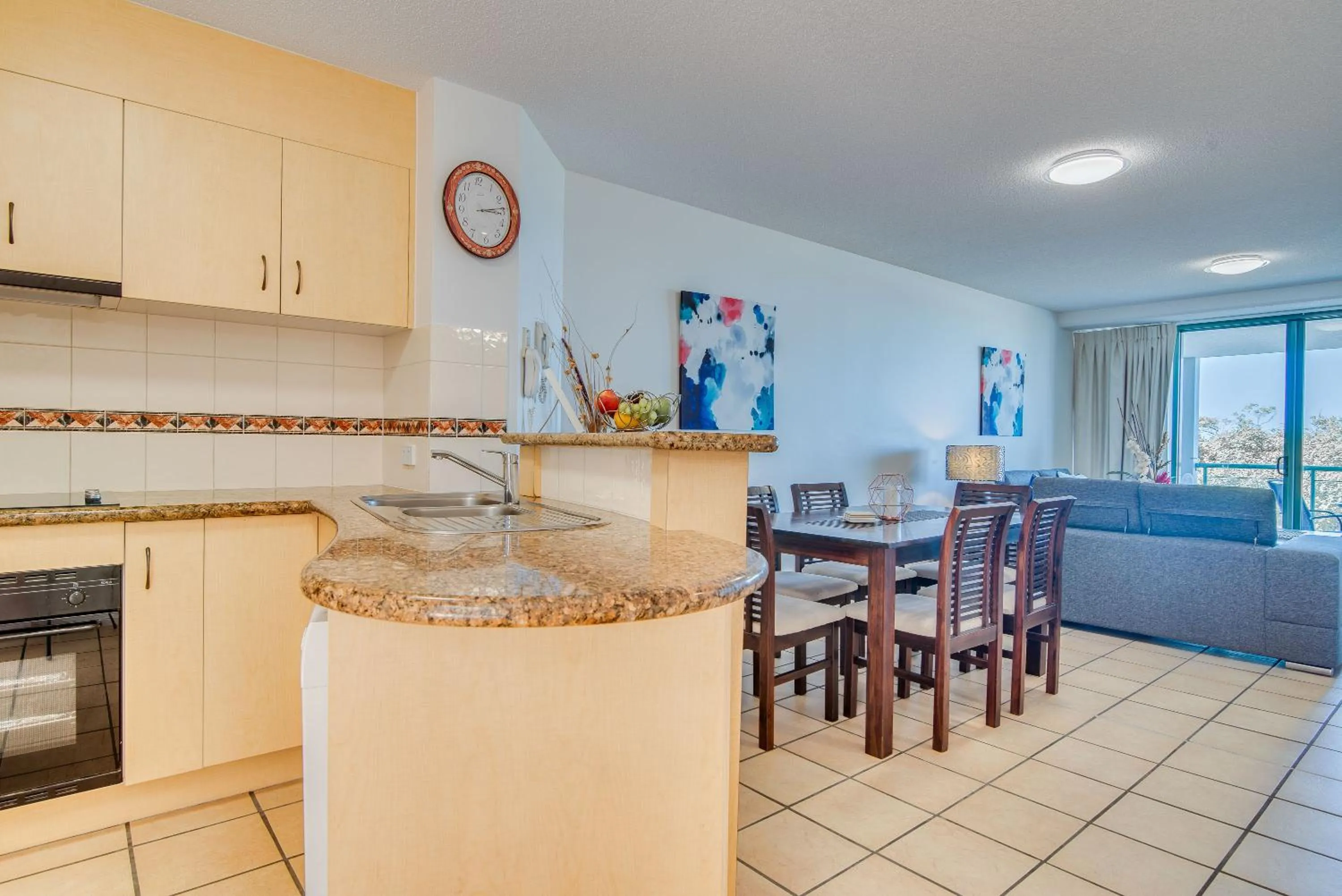 Kitchen or kitchenette in Grand Palais Boolarong Beachside Apartments