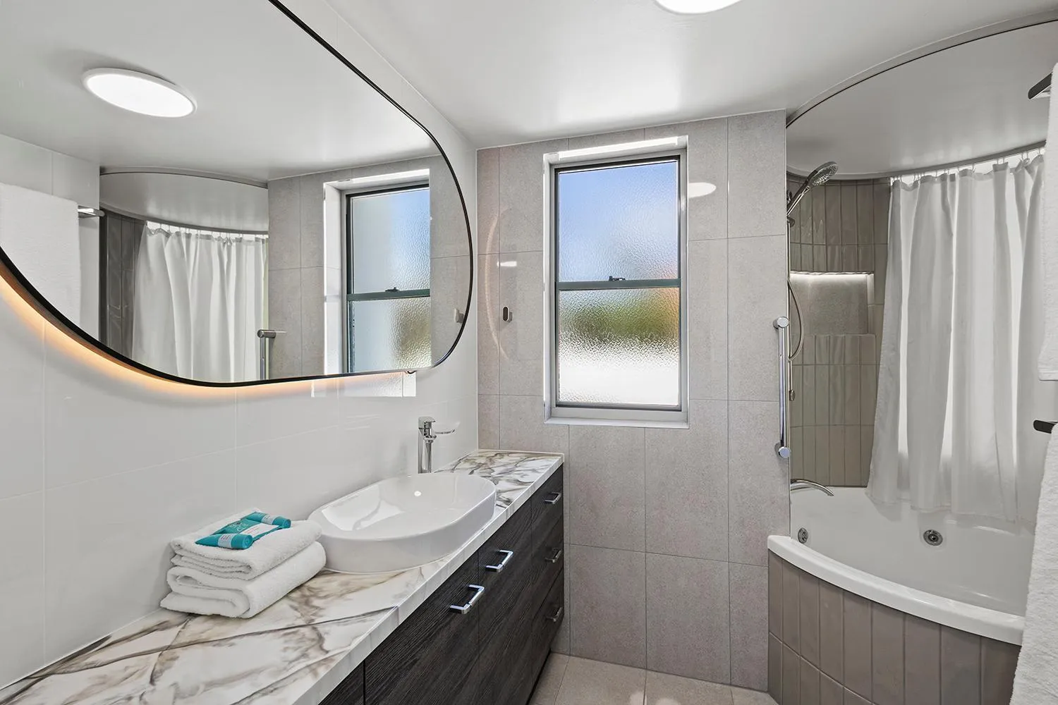 Grand Palais Boolarong Beachside Apartments