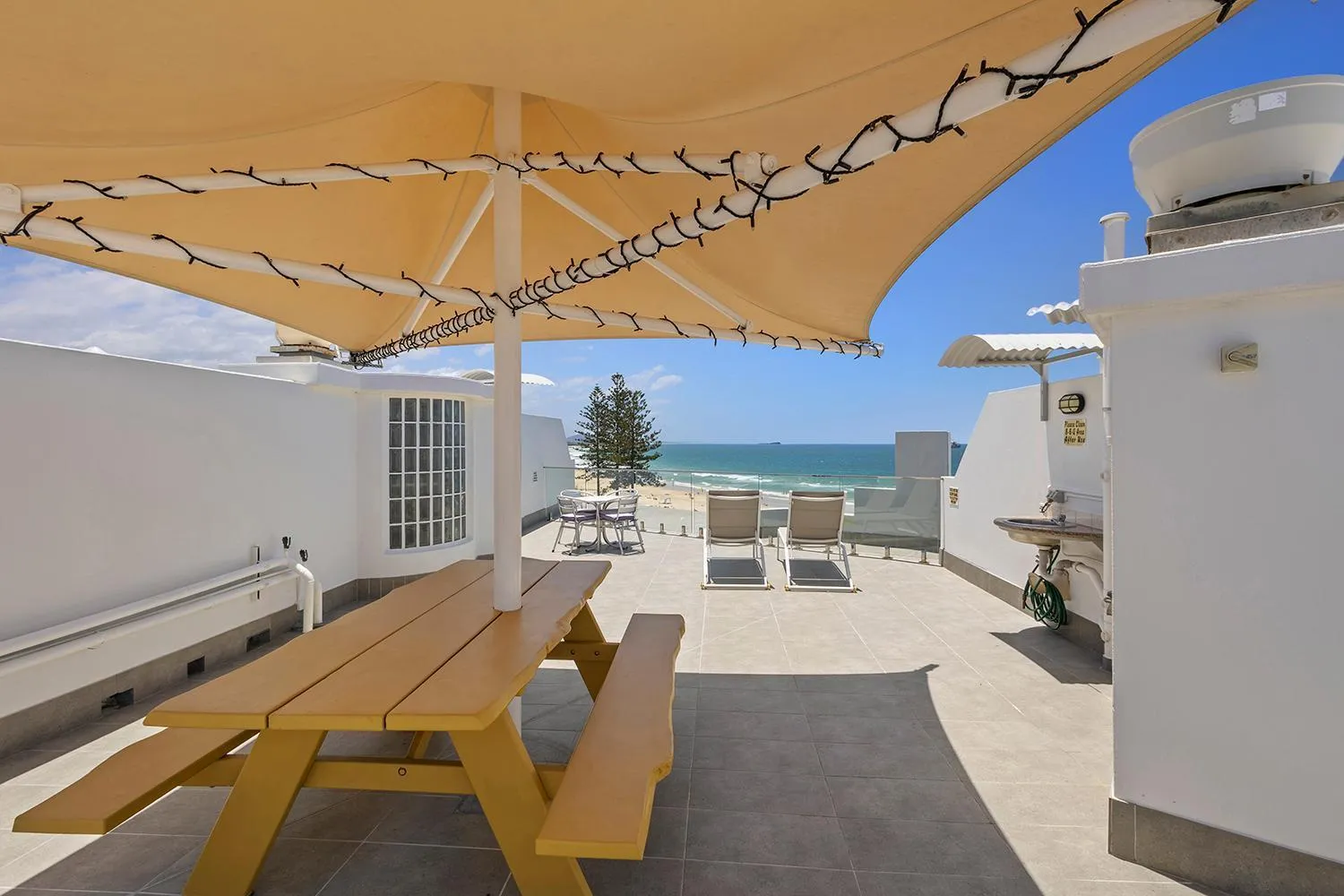 Grand Palais Boolarong Beachside Apartments