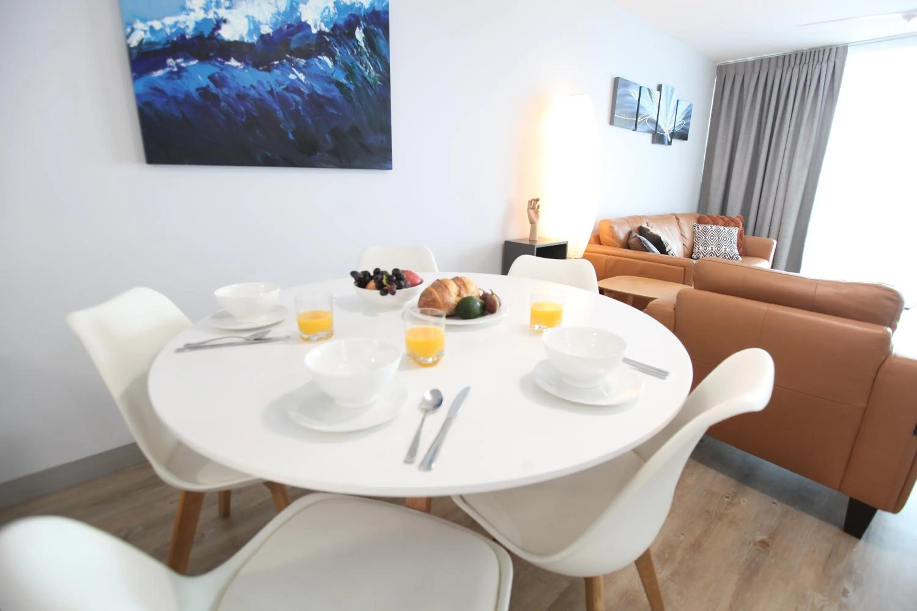 Dining area in Grand Palais Boolarong Beachside Apartments