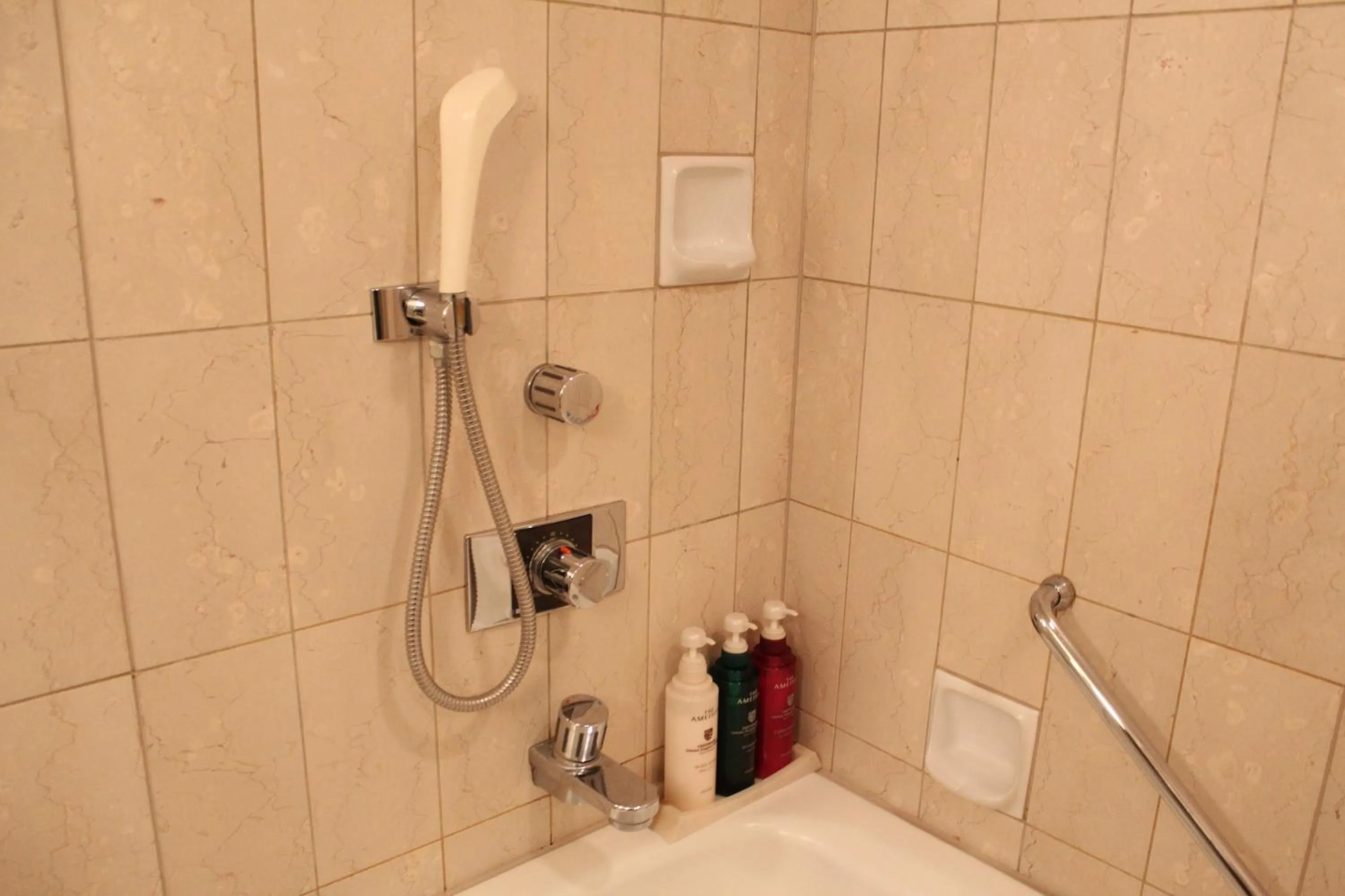 Shower in Chateraise Gateaux Kingdom Sapporo