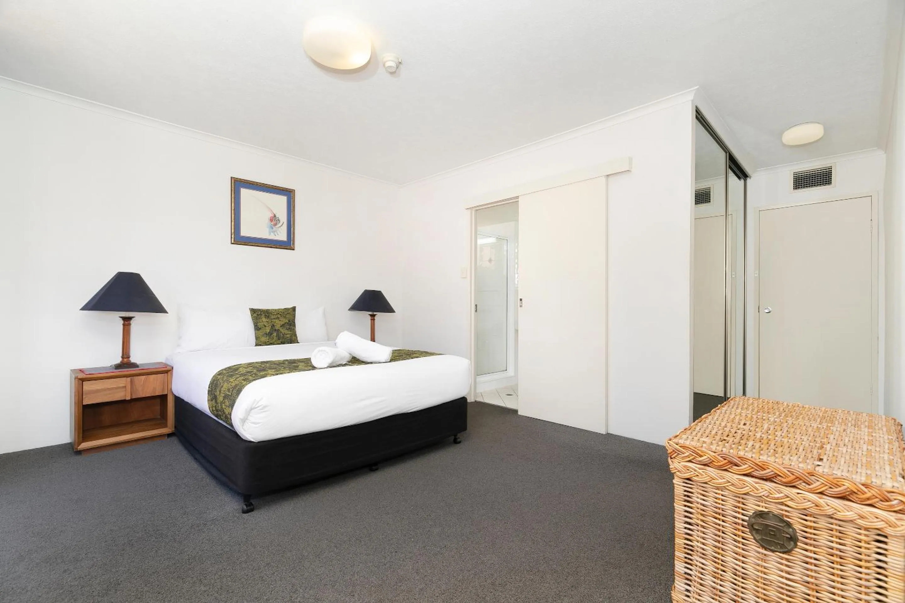 Bedroom, Bed in The Astor Apartments