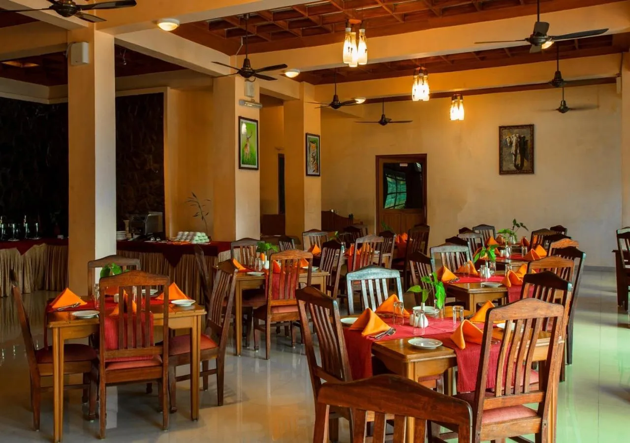 Restaurant/places to eat in Oxygen Resorts Thekkady