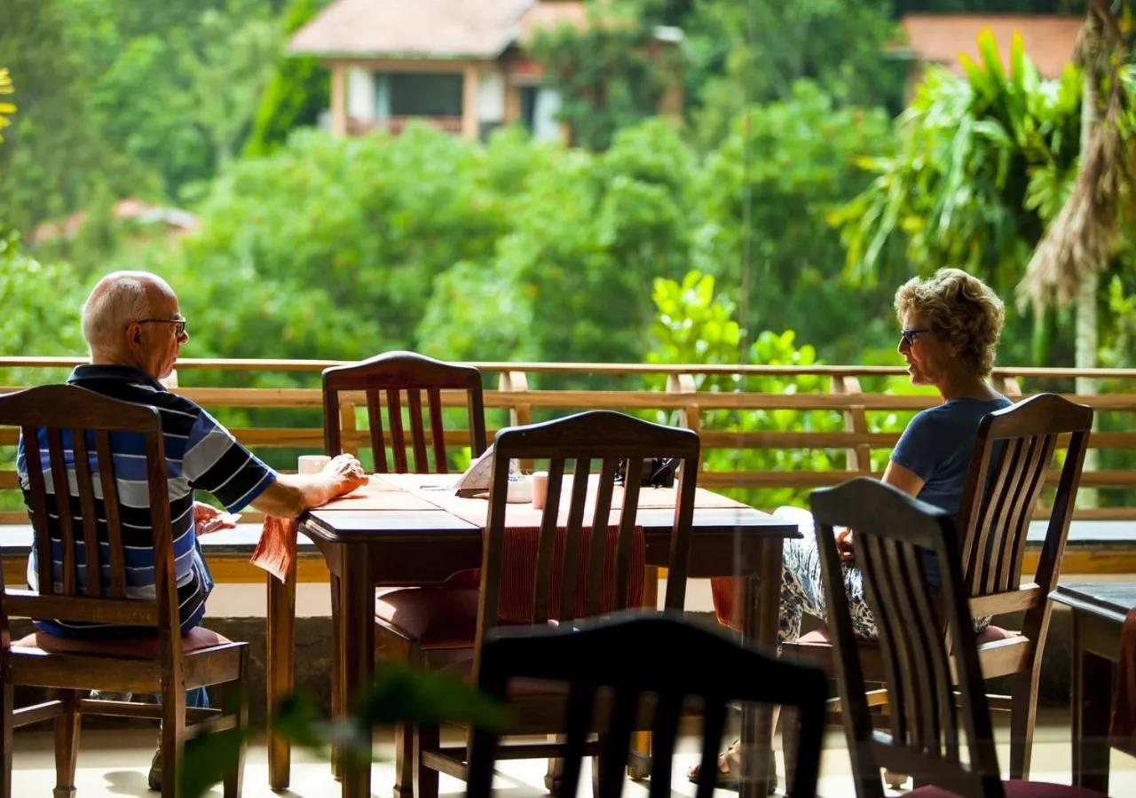 Restaurant/places to eat in Oxygen Resorts Thekkady