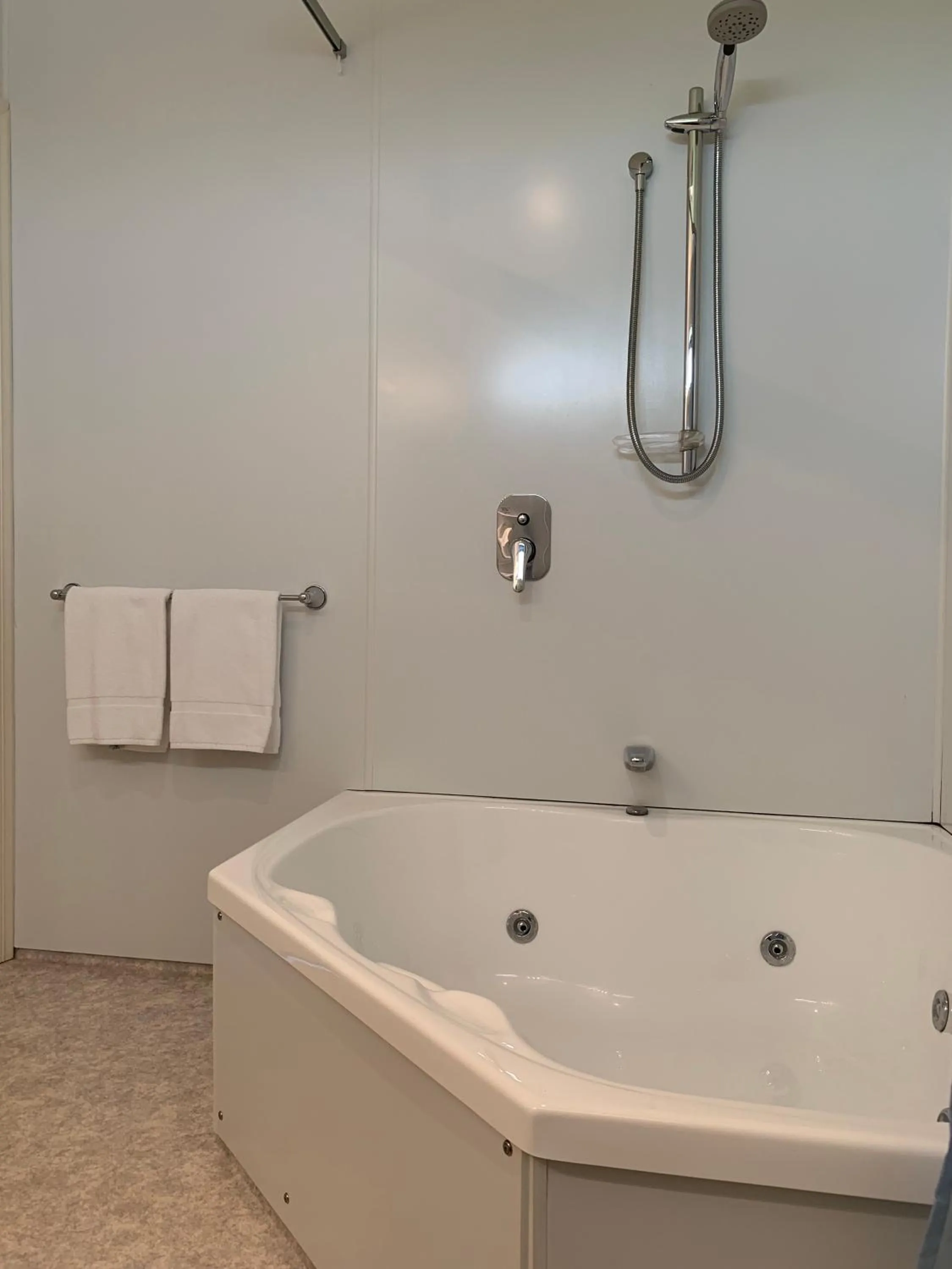 Bath in High Peaks Hotel