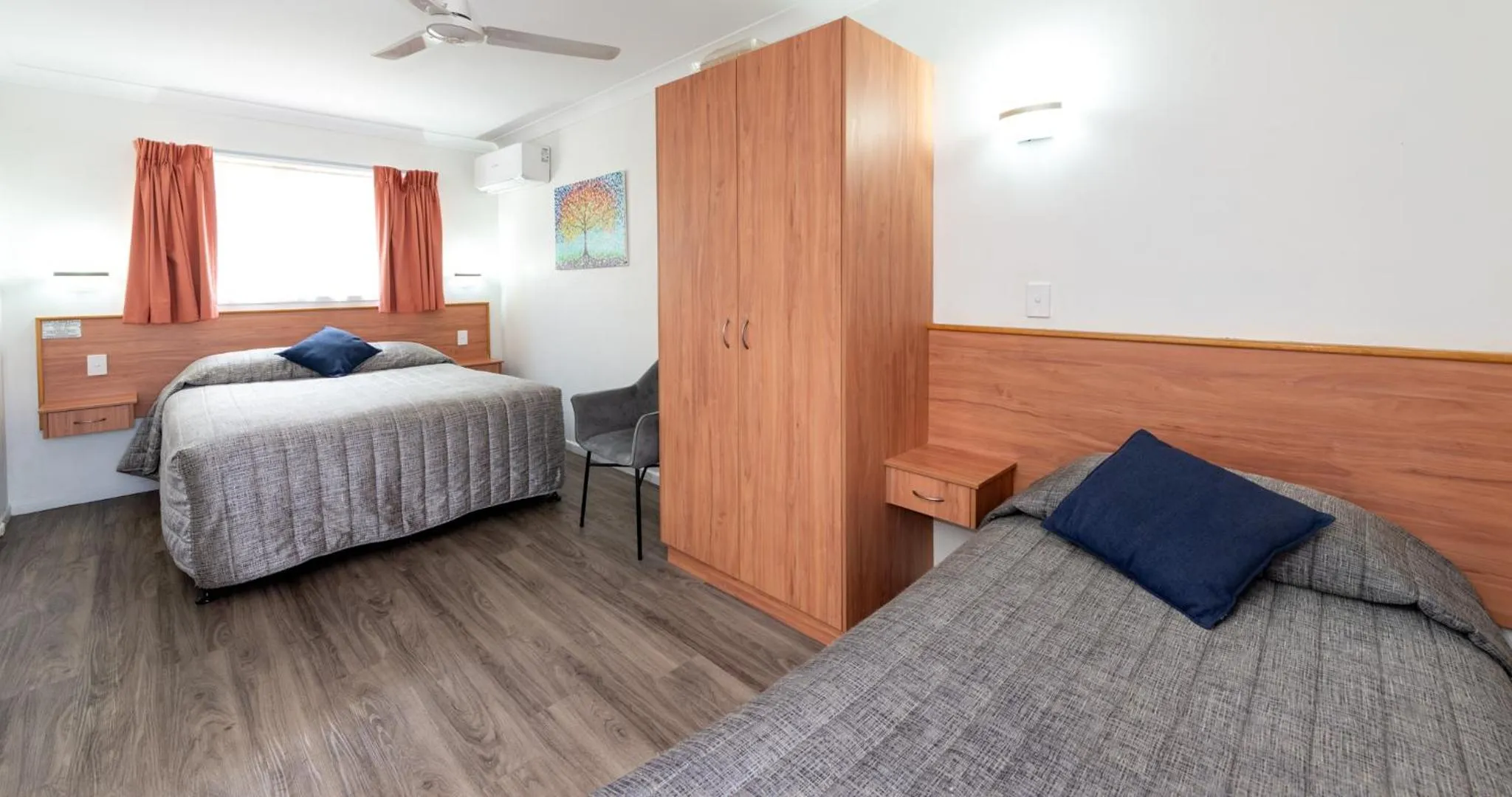 Bedroom, Bed in Riviera on Ruthven