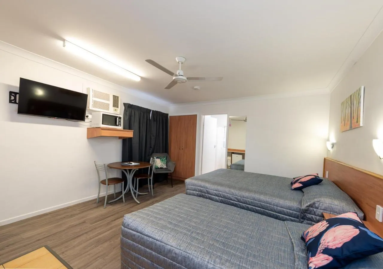 Bedroom, Bed in Riviera on Ruthven