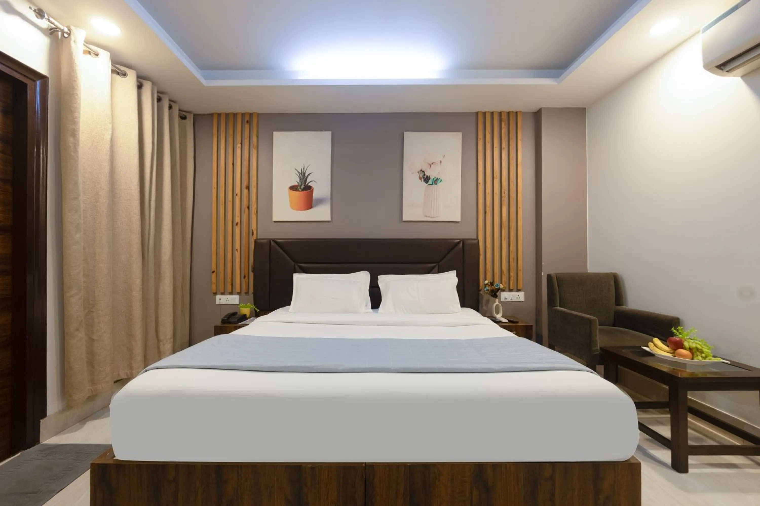 Bed in Hotel Delhi Aerocity