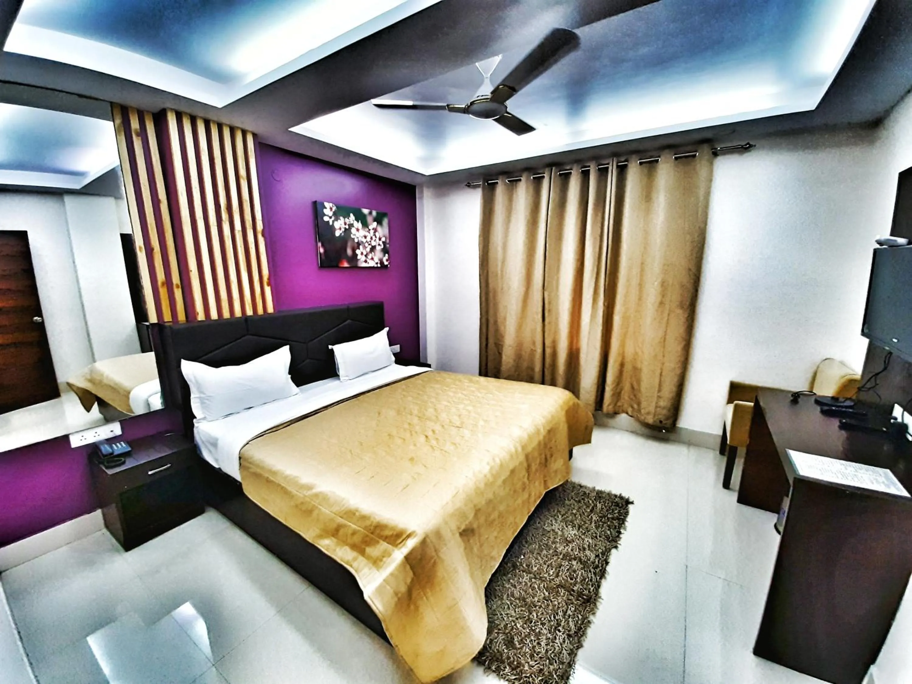 Bedroom, Bed in Hotel Delhi Aerocity