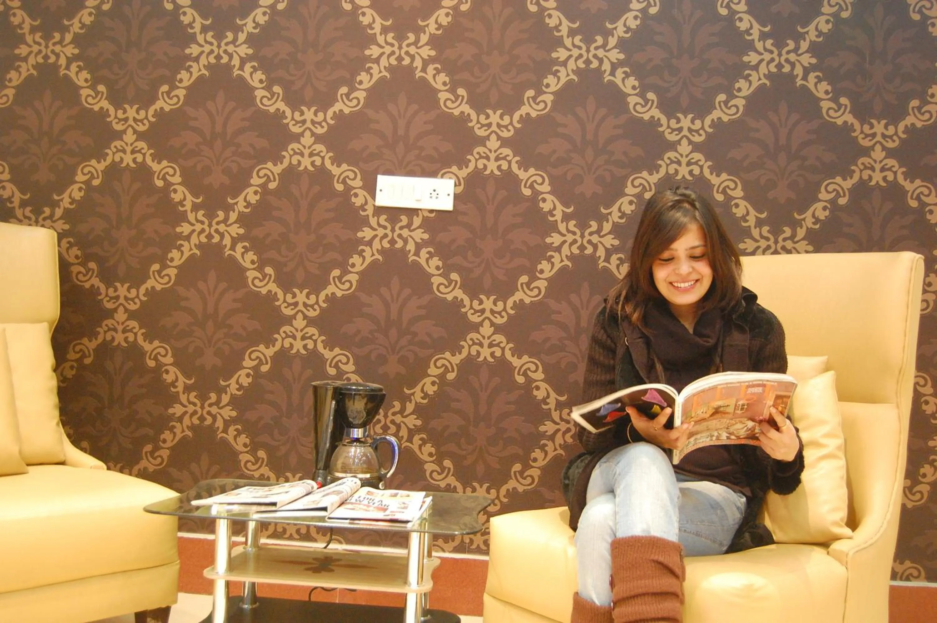 Seating area in Hotel Delhi Aerocity