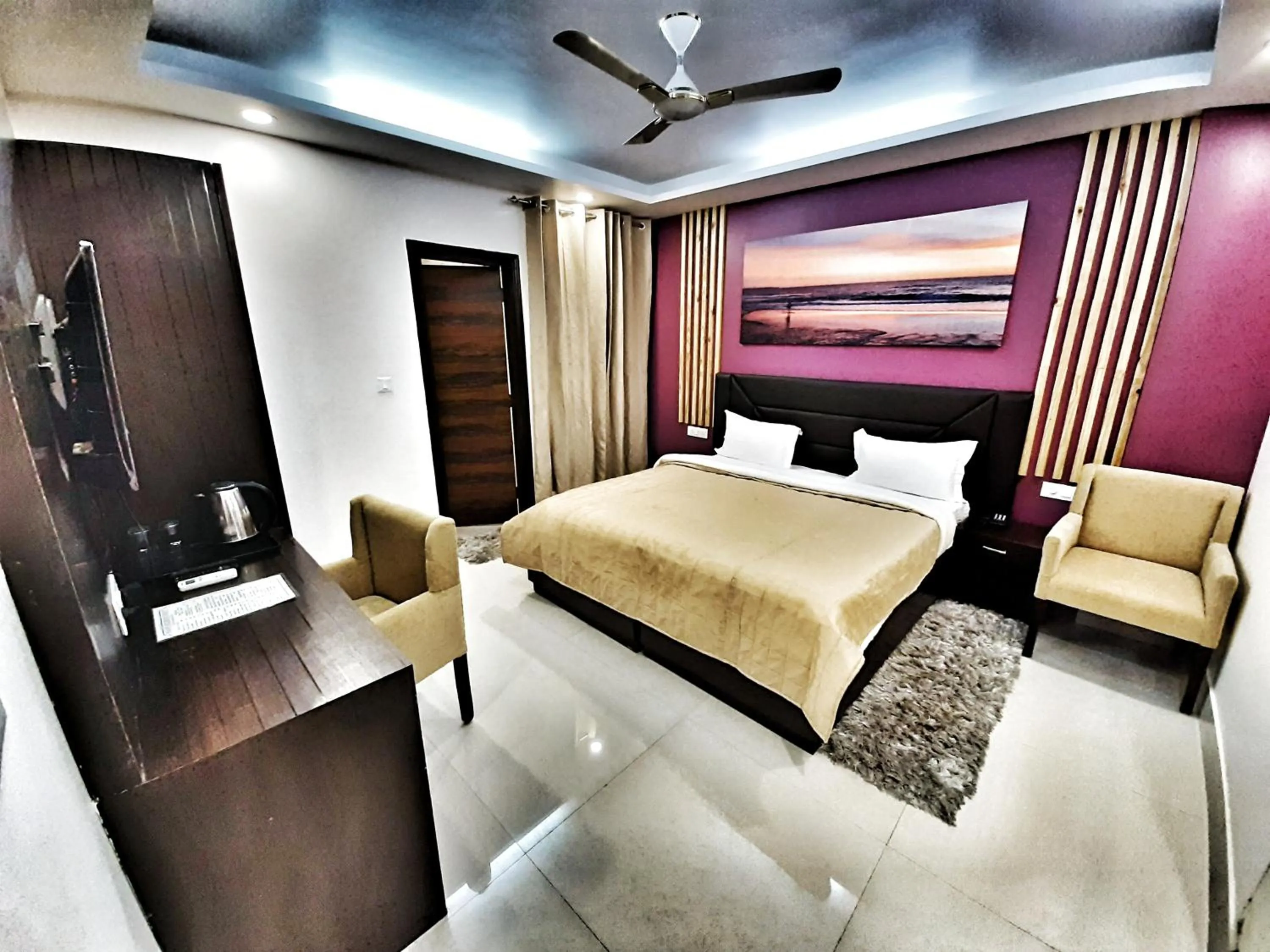 Photo of the whole room, Bed in Hotel Delhi Aerocity