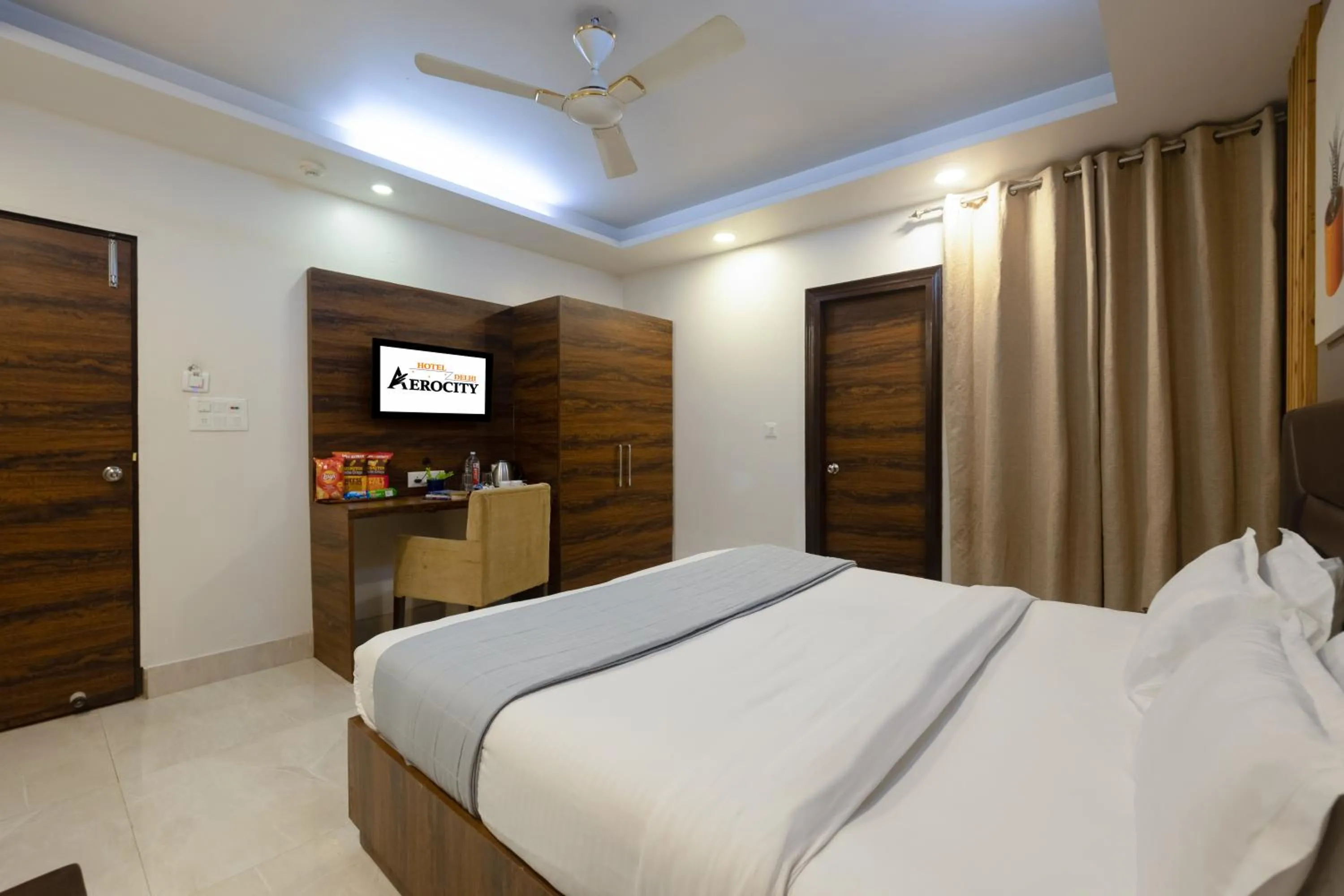 TV and multimedia, Bed in Hotel Delhi Aerocity