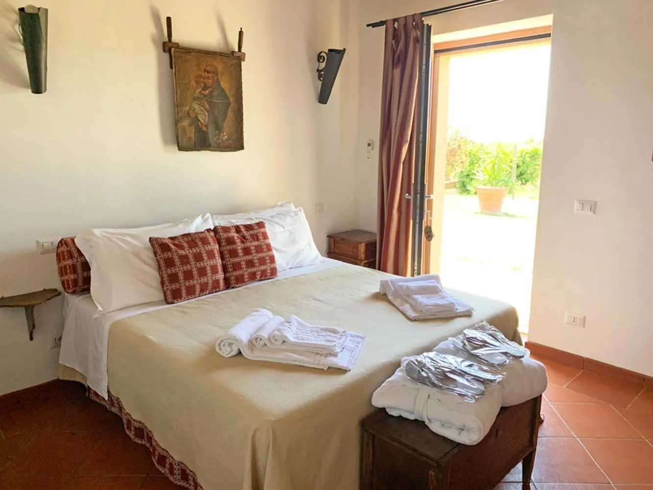 Bedroom, Bed in Resort Fonte Vulci